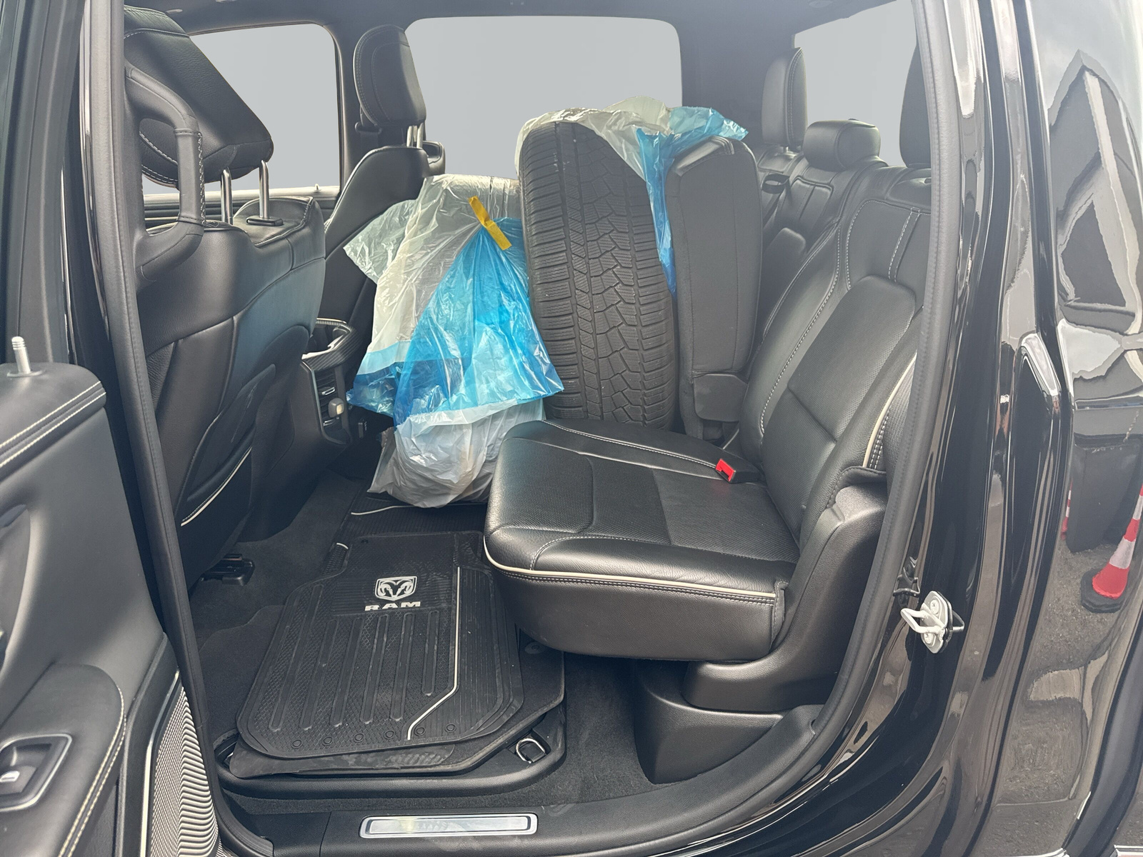 DODGE Ram 1500 Crew Kab. Pick-up 5.7 HEMI MDS VVT Limited-image-14
