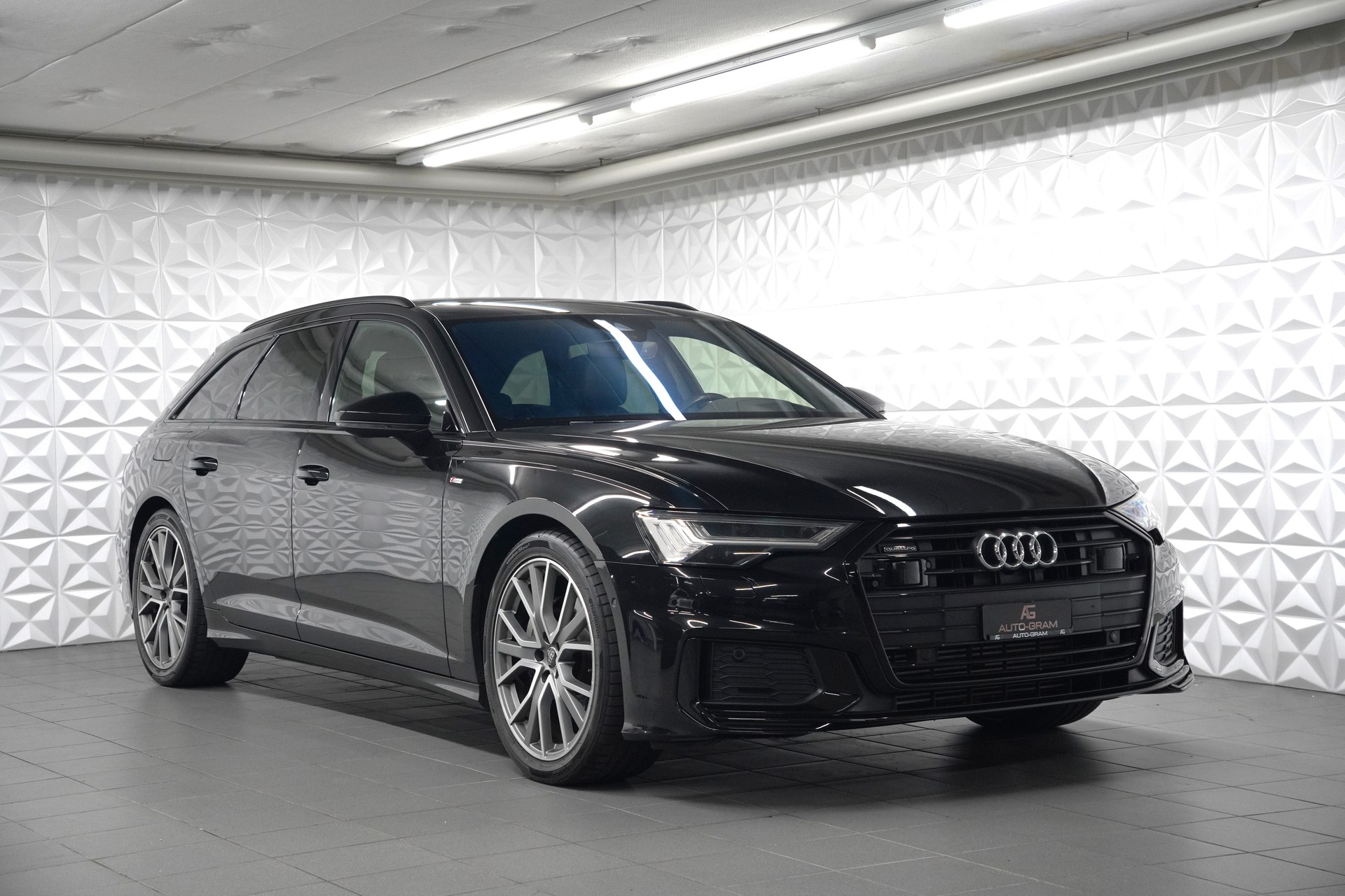 AUDI A6 Avant 45 TFSI Sport Attraction quattro S-tronic-image-6