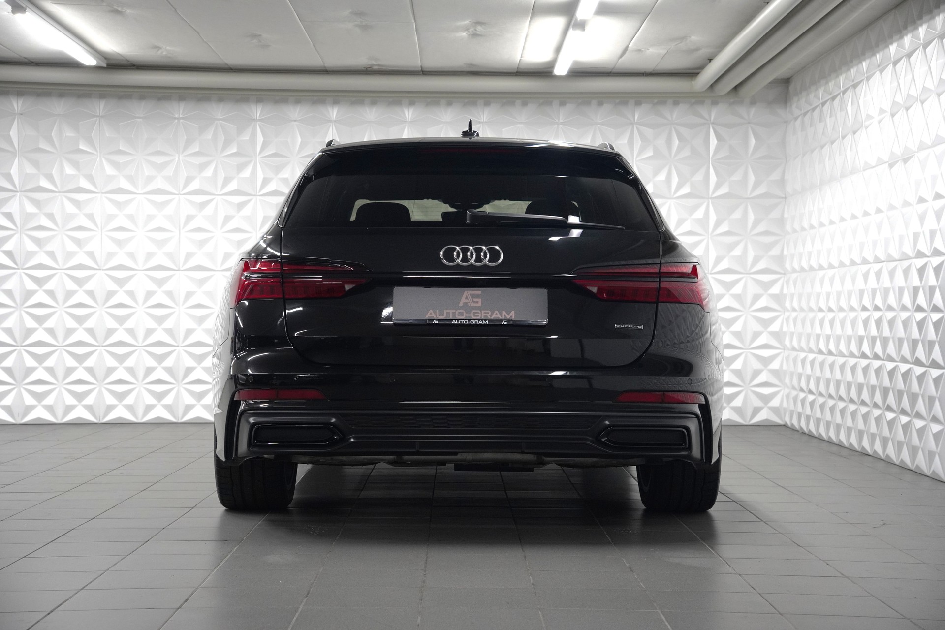 AUDI A6 Avant 45 TFSI Sport Attraction quattro S-tronic-showroom-element-3