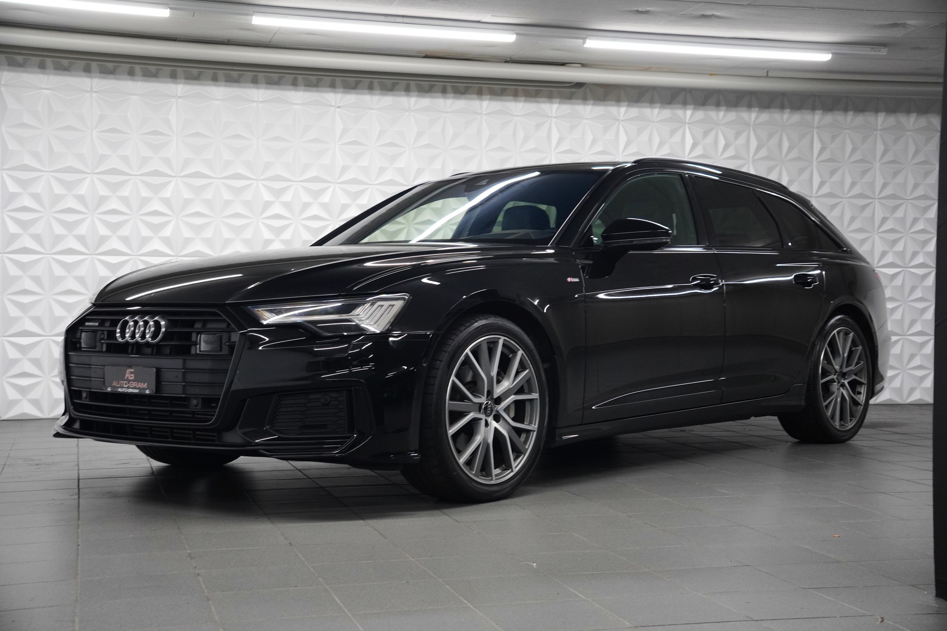 AUDI A6 Avant 45 TFSI Sport Attraction quattro S-tronic