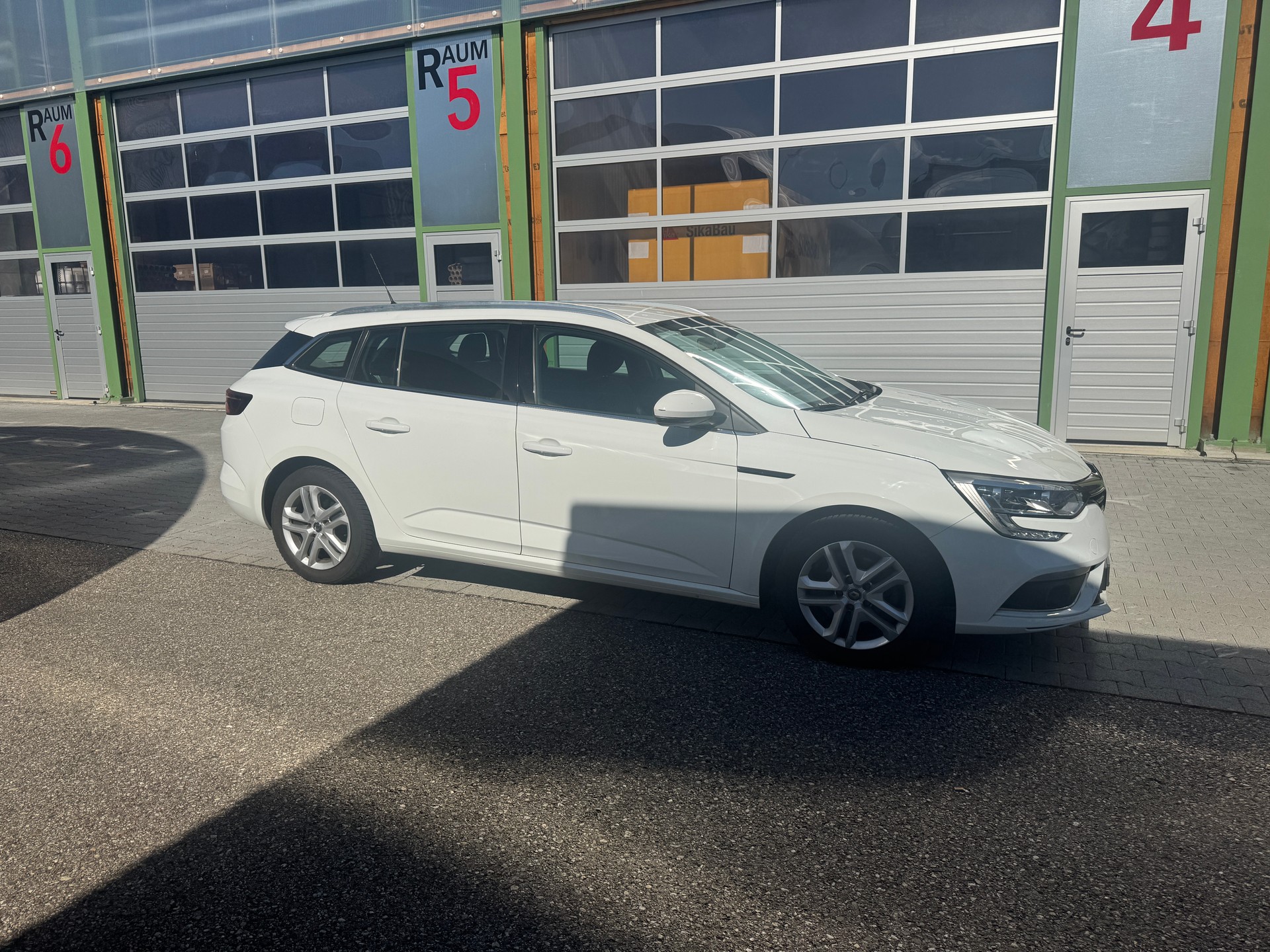 RENAULT Mégane Grandtour 1.5 dCi Business EDC-showroom-element-1