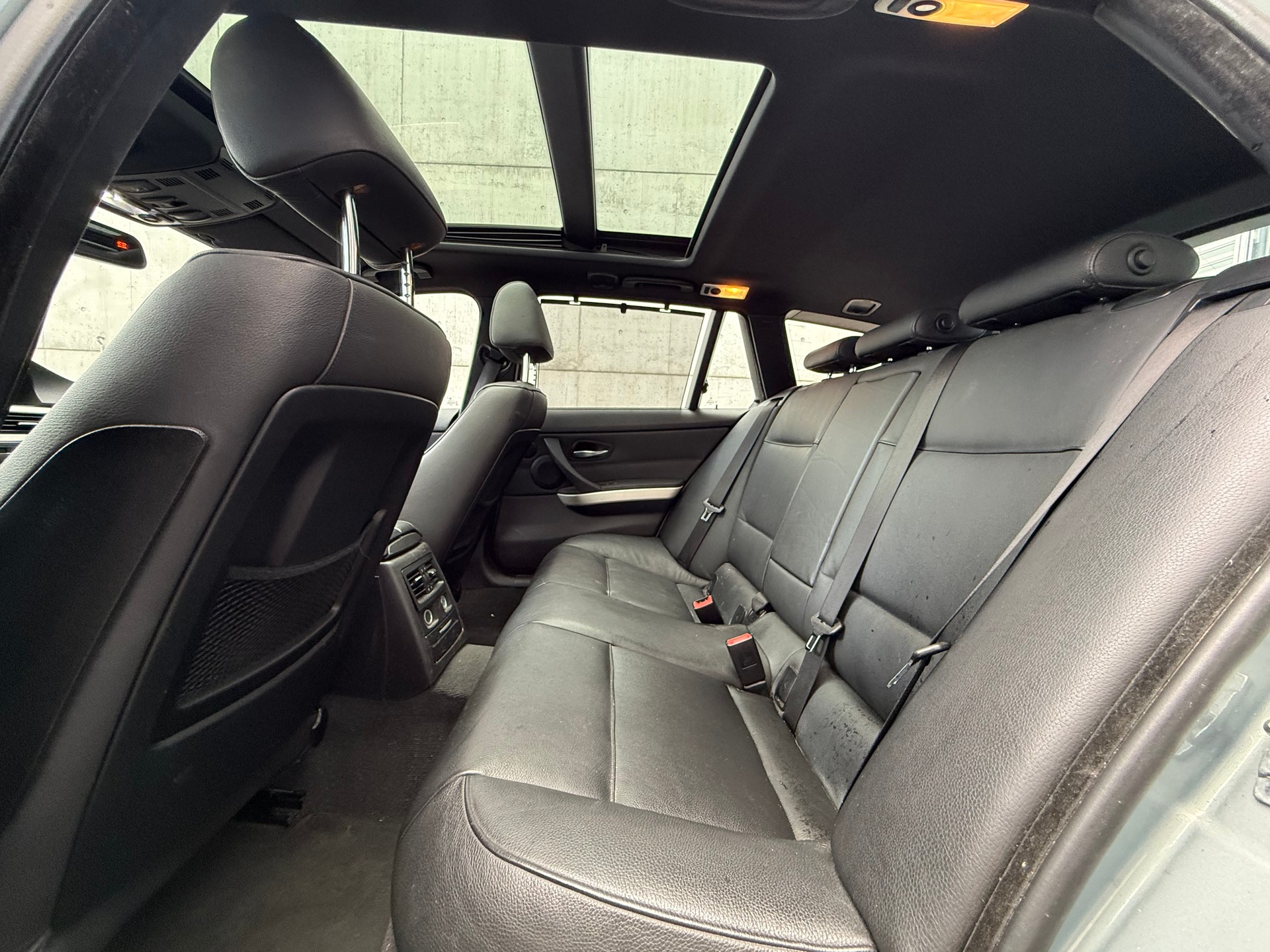 BMW 330xd Touring-image-9