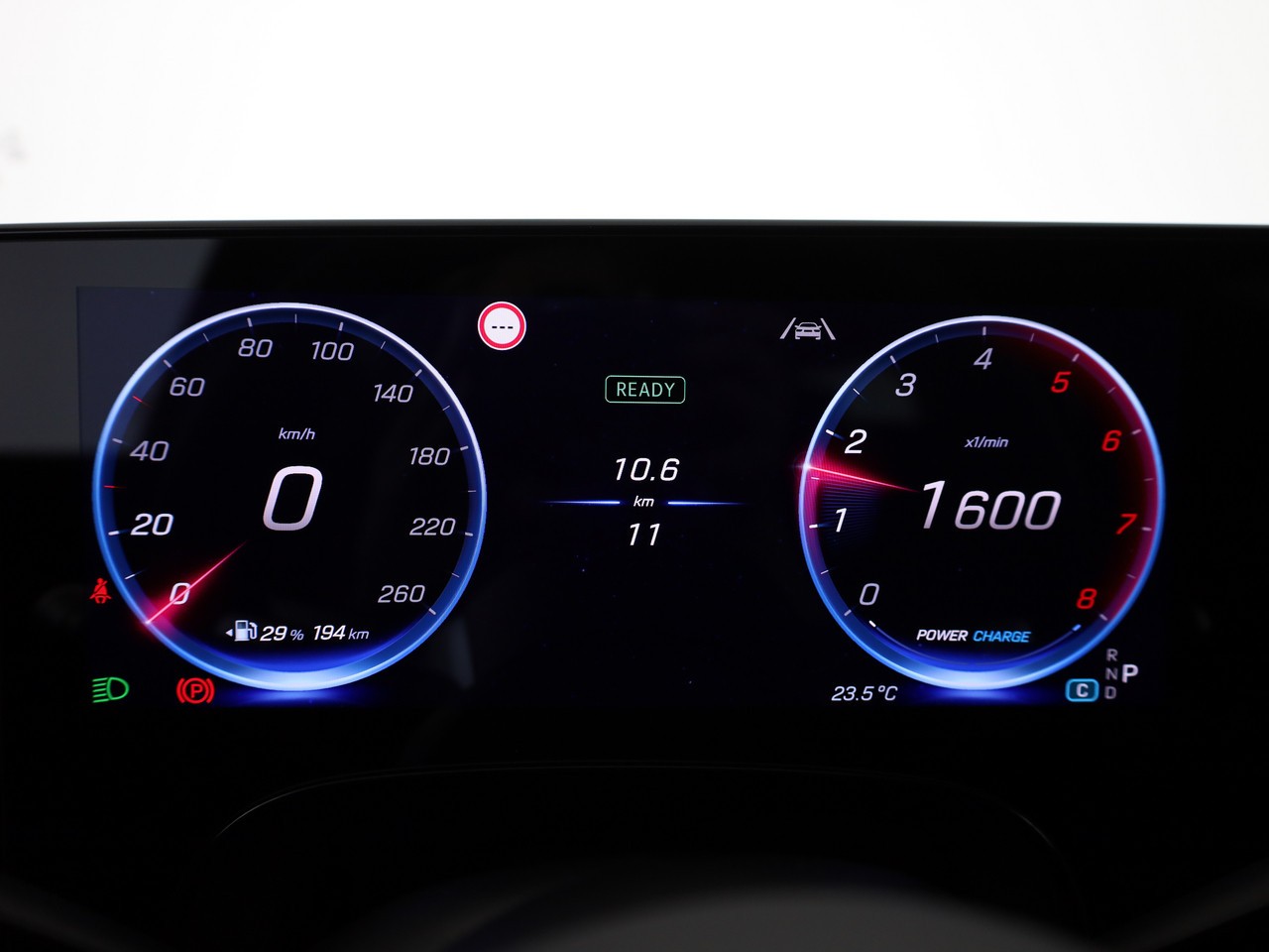 MERCEDES-BENZ GLB 220 4Matic 8G-Tronic-image-12