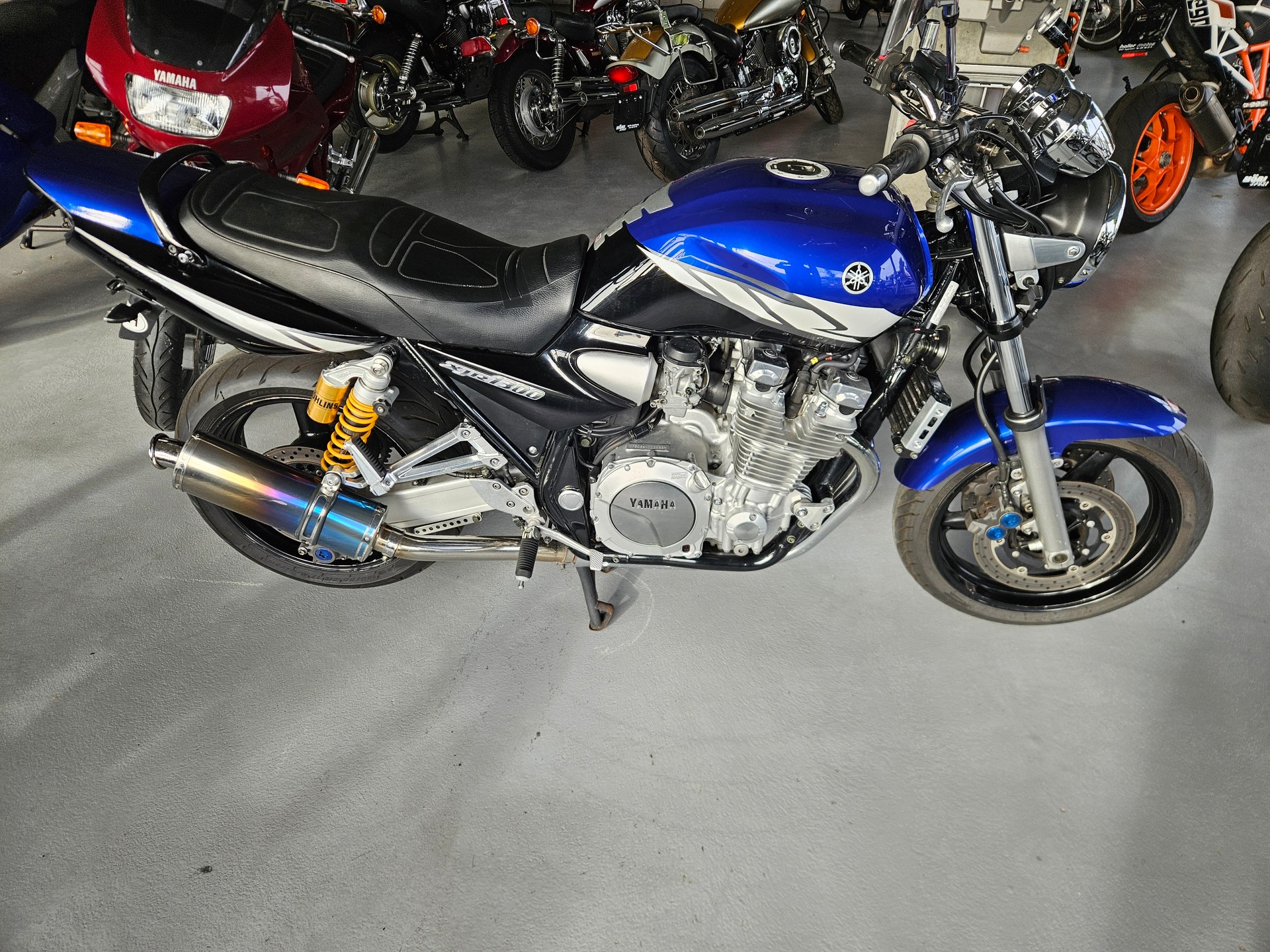 YAMAHA XJR 1300 SP-image-2
