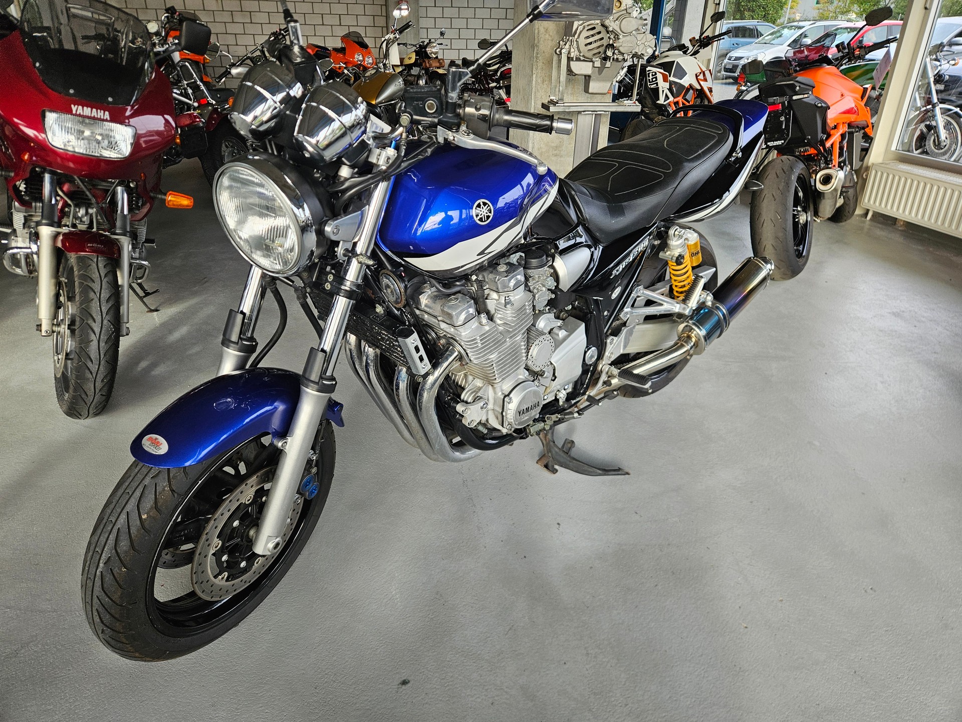 YAMAHA XJR 1300 SP-image-1