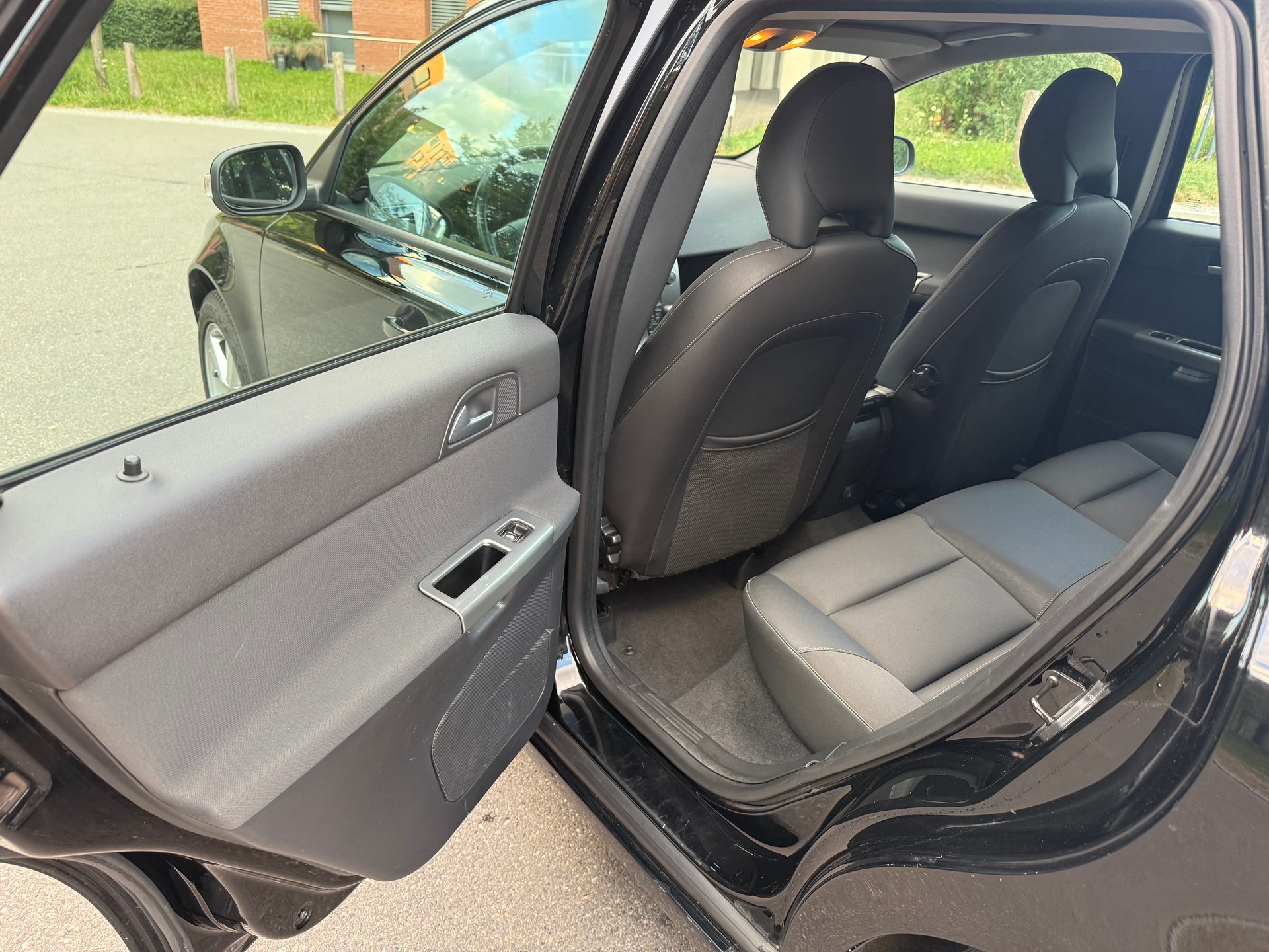 VOLVO V50 2.0D Momentum-image-16