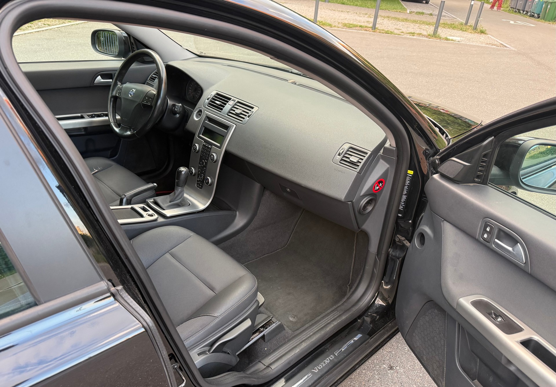 VOLVO V50 2.0D Momentum-image-18