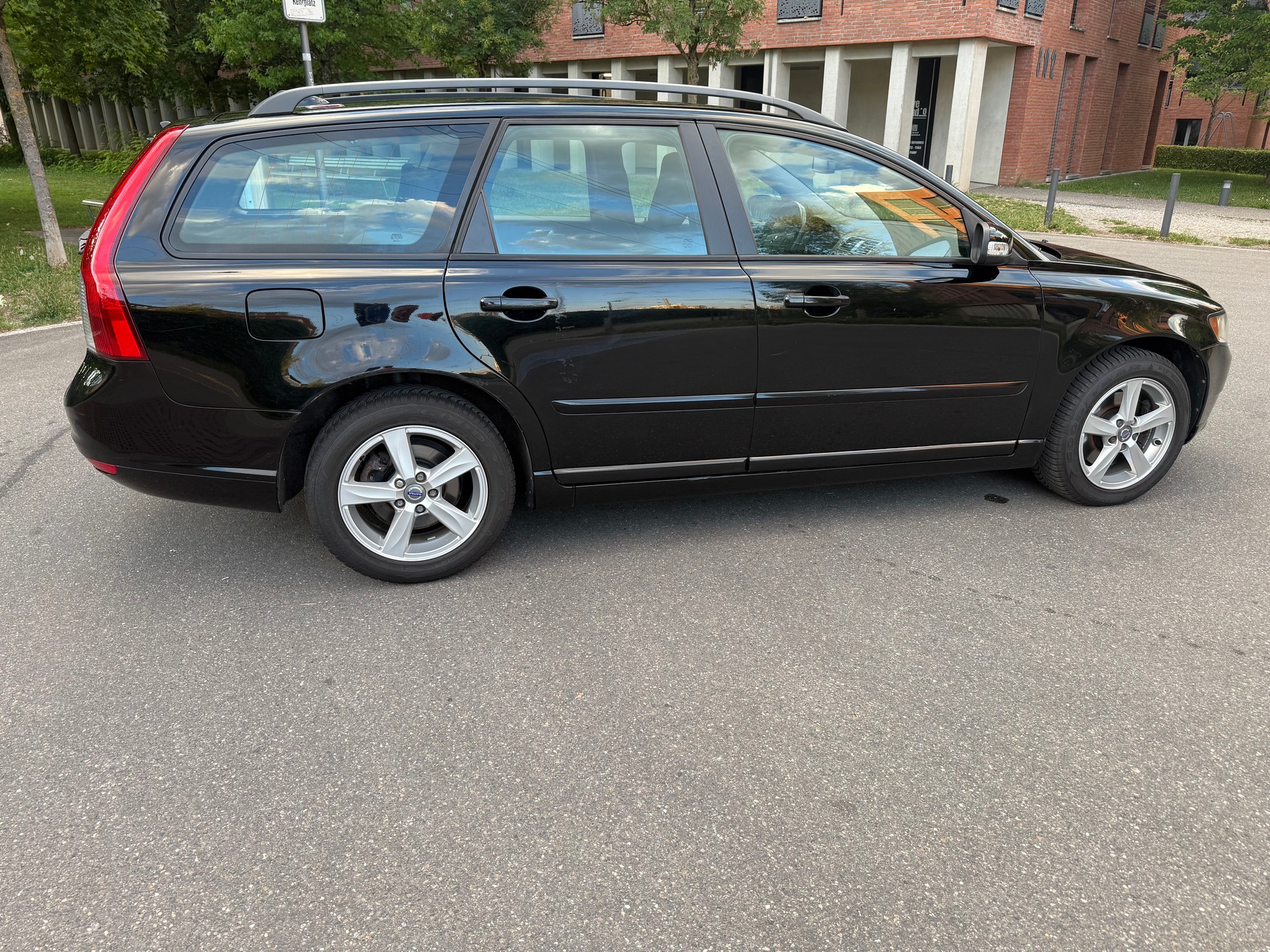 VOLVO V50 2.0D Momentum-image-6