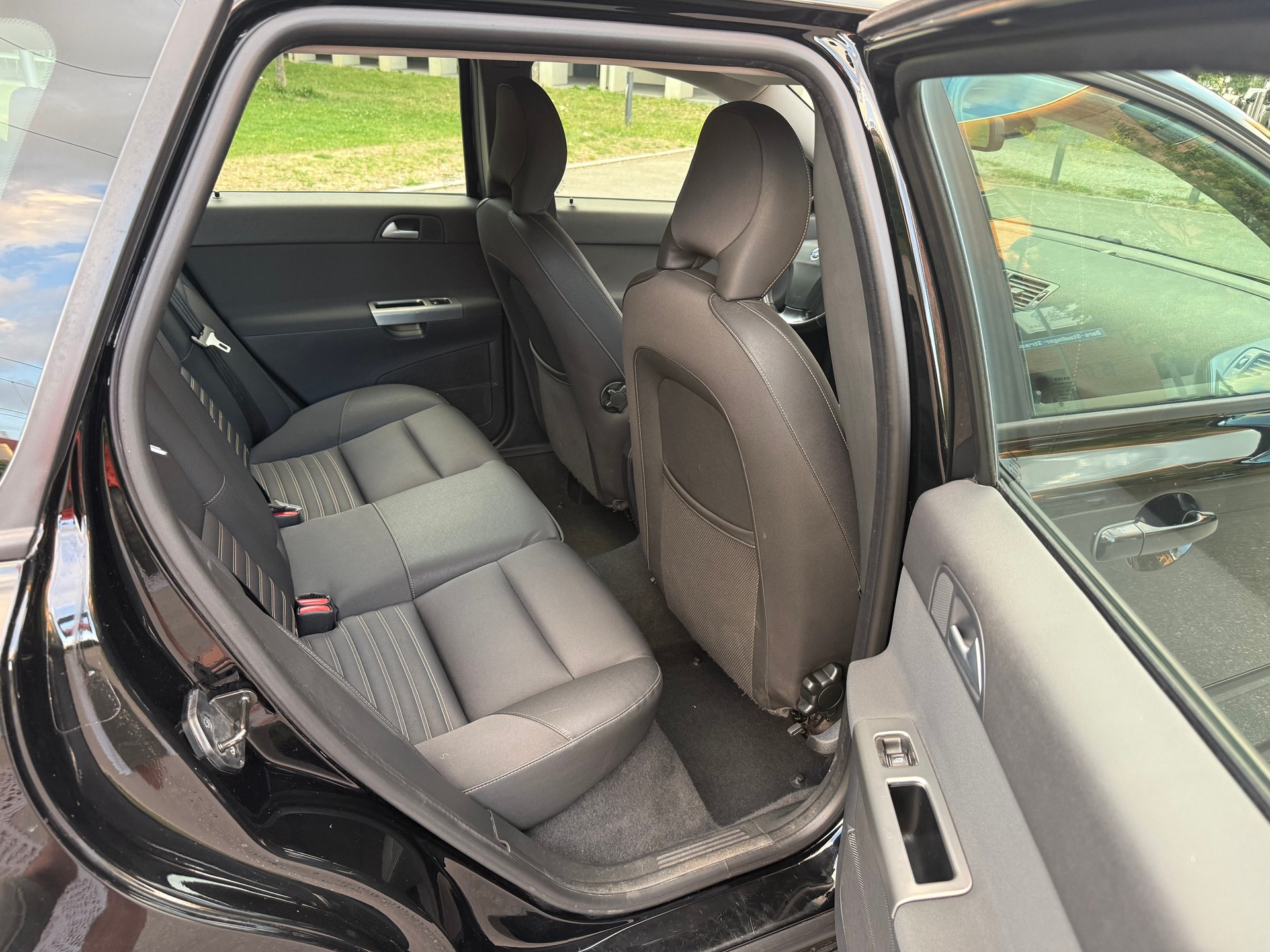 VOLVO V50 2.0D Momentum-image-19