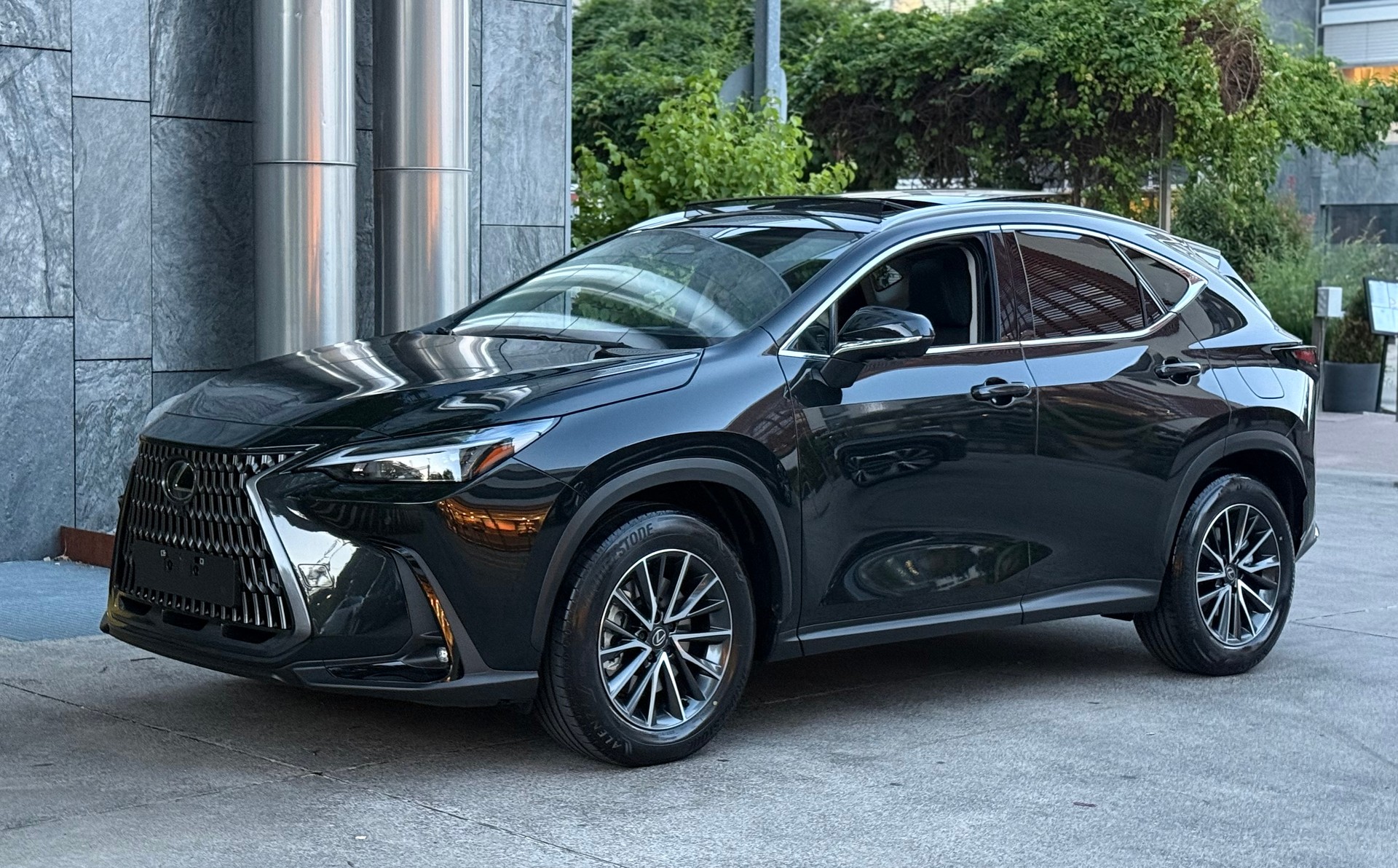 LEXUS NX 450h+ E-FOUR Comfort-showroom-element-1