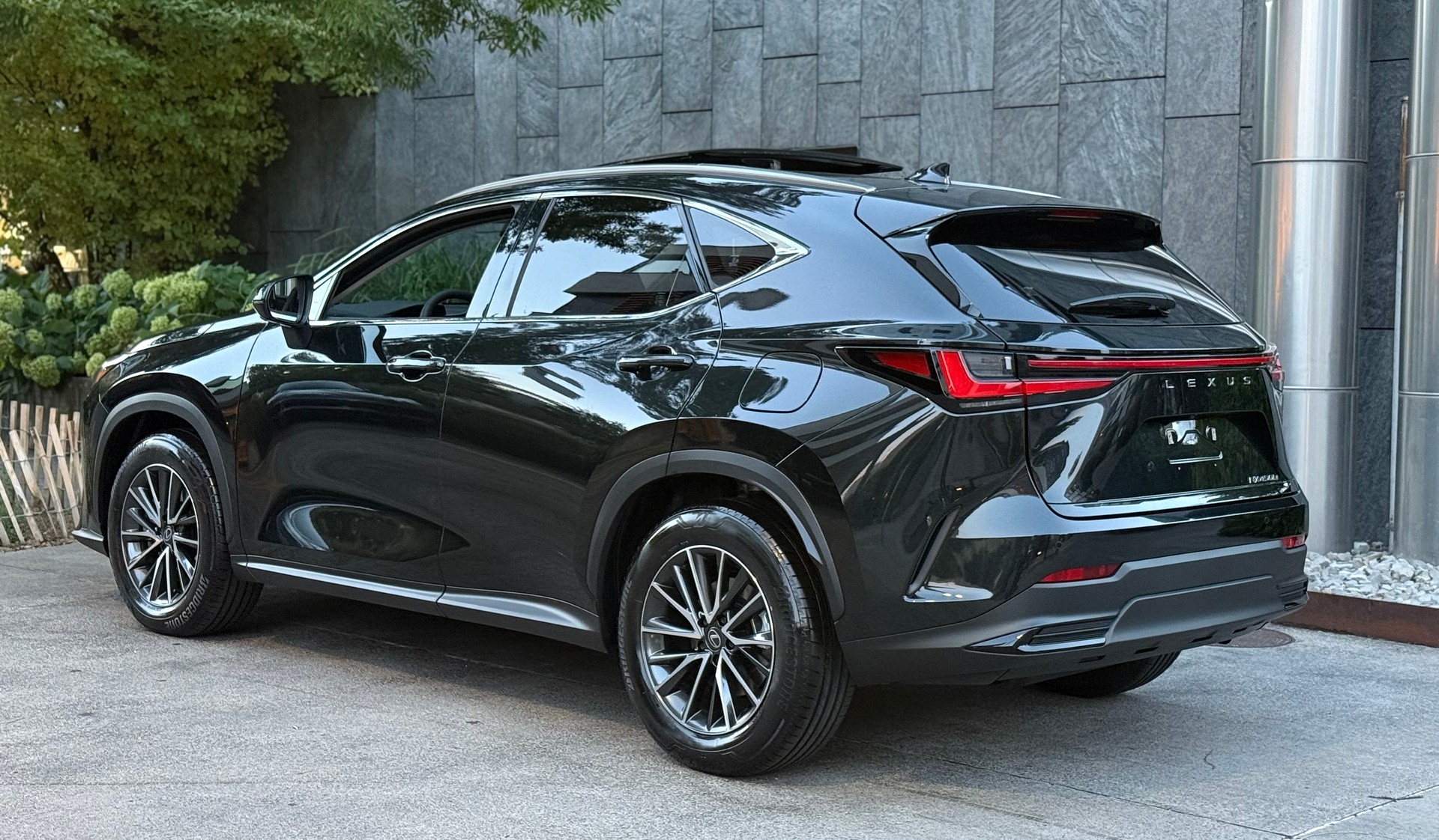 LEXUS NX 450h+ E-FOUR Comfort-showroom-element-2