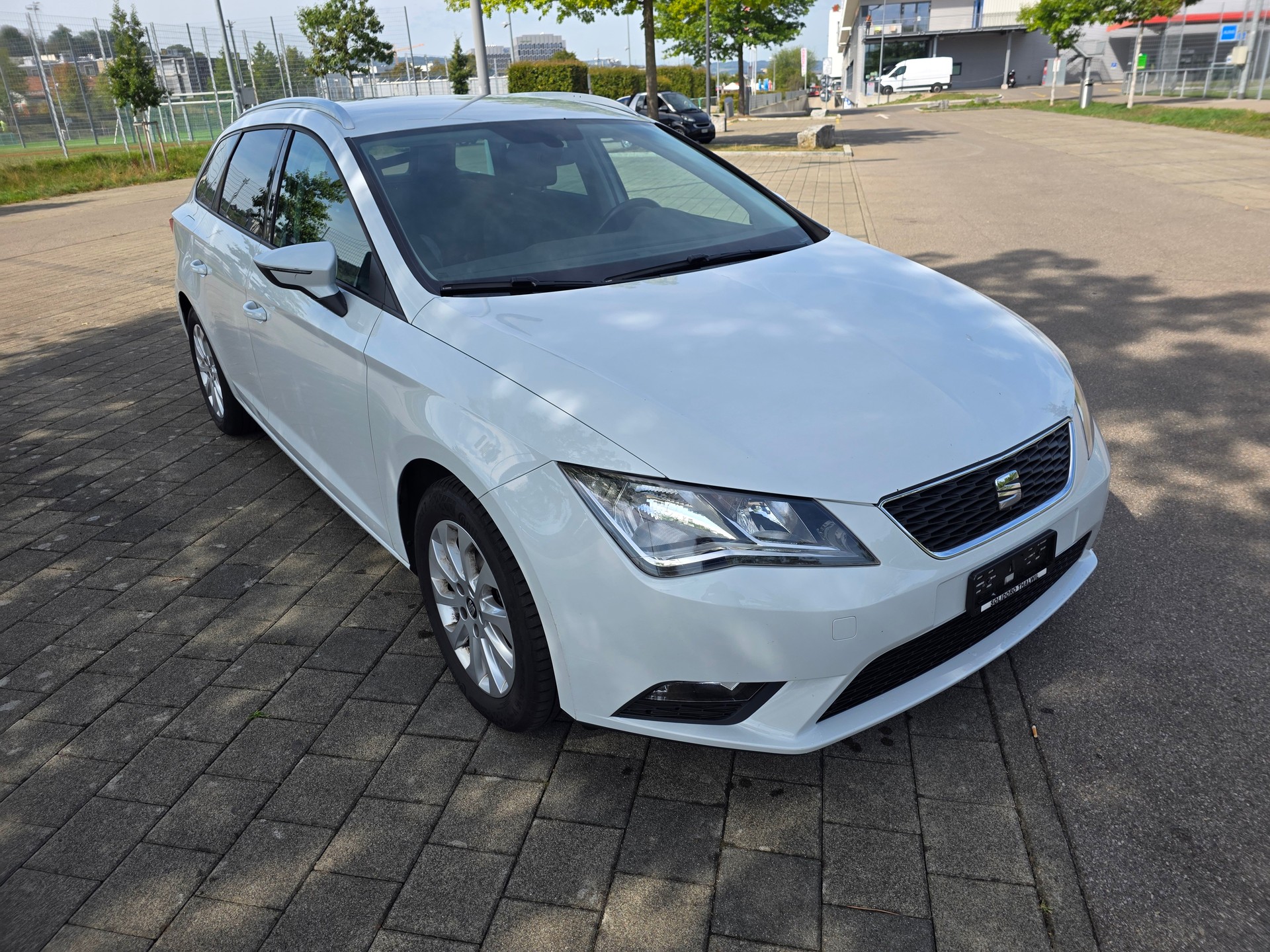 SEAT Leon ST 1.6 TDI Style DSG-showroom-element-1