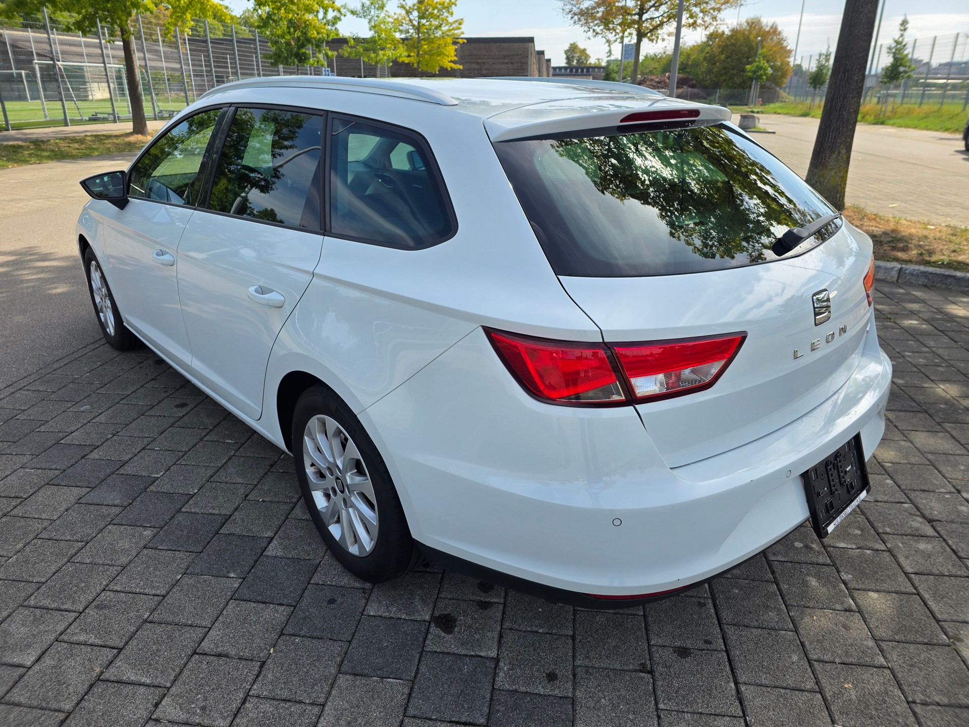 SEAT Leon ST 1.6 TDI Style DSG-showroom-element-3