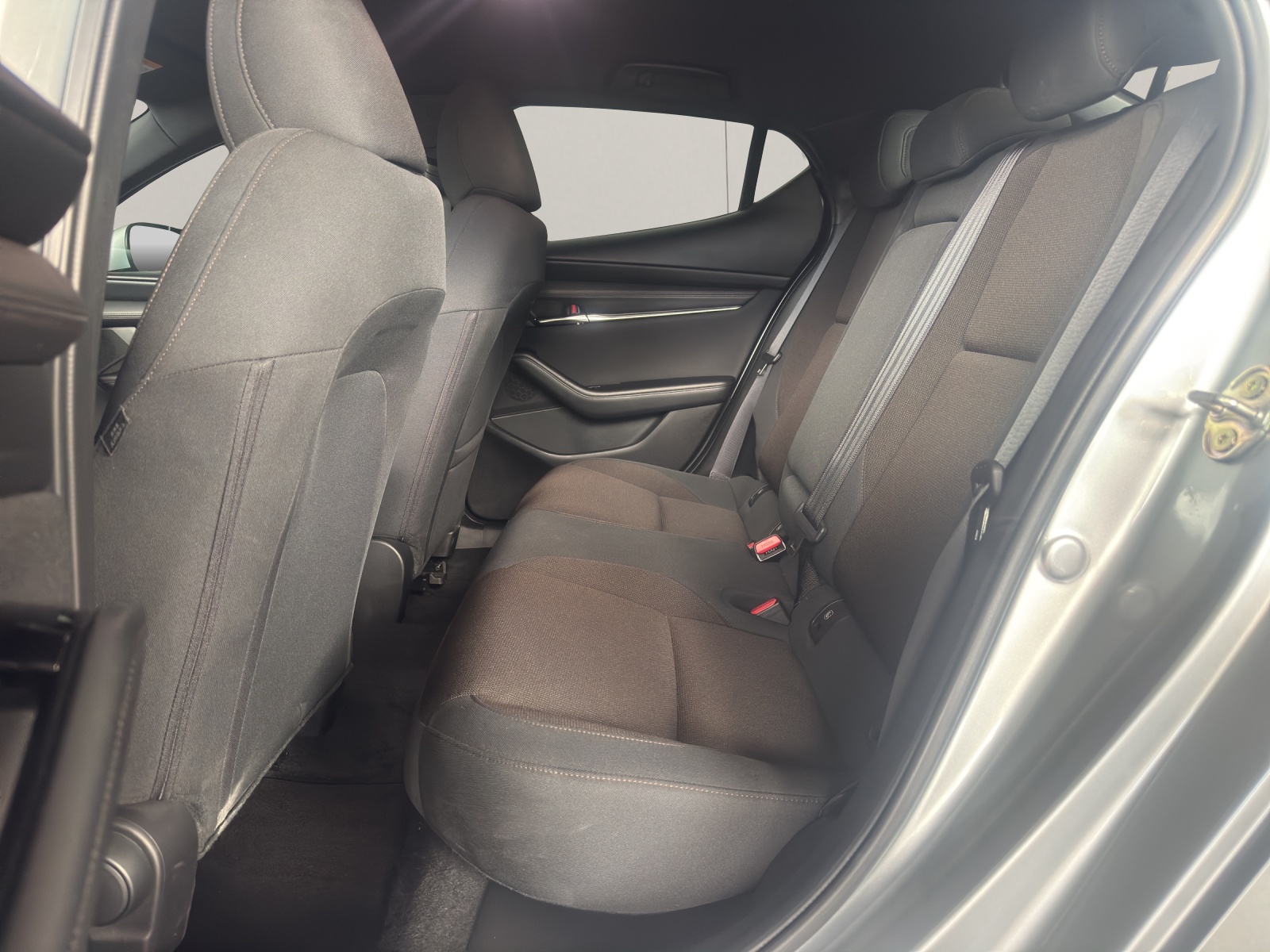 MAZDA 3 Hatchback 2.0 150 PS Ambition Plus-image-6