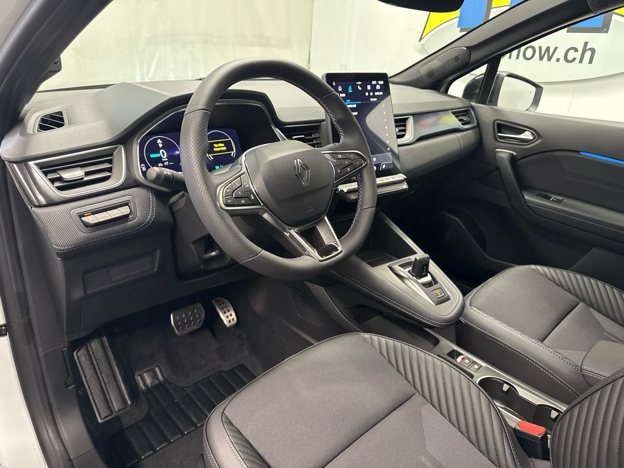 RENAULT Captur 1.8 E-Tech 160 Esprit Alpine DHT-showroom-element-2