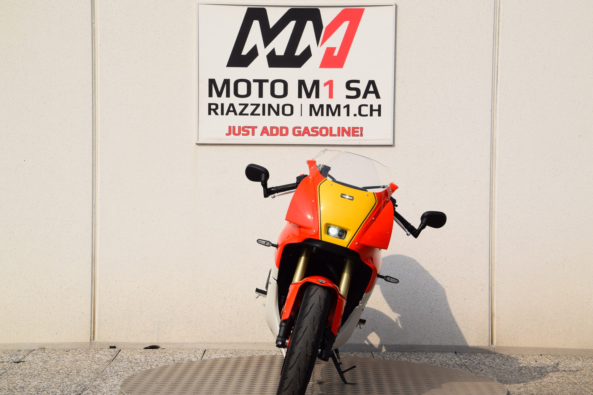 YAMAHA XSR 900 GP-showroom-element-2