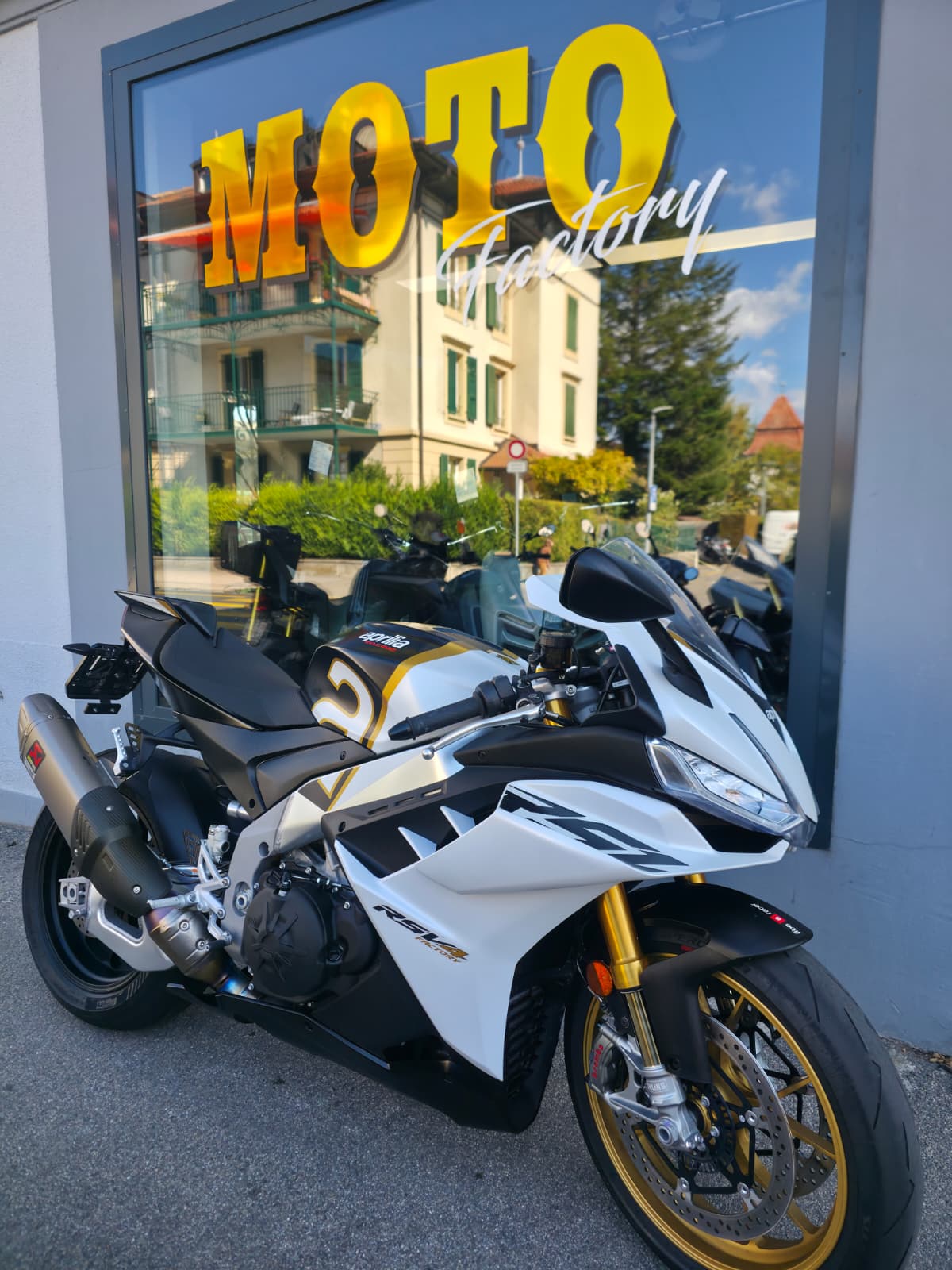 APRILIA RSV4 1100 Factory-image-0
