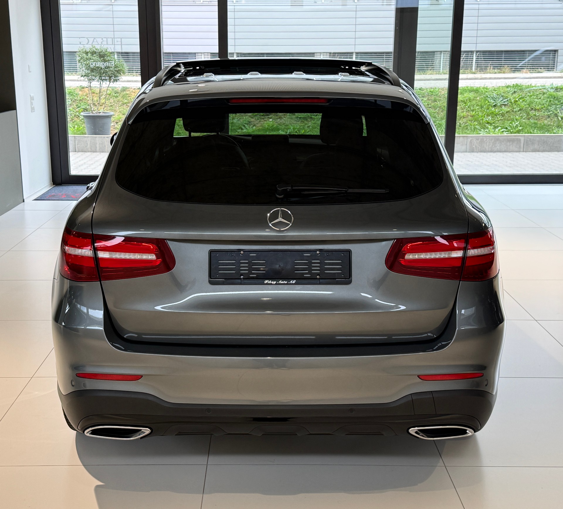MERCEDES-BENZ GLC 250 d AMG Line 4Matic 9G-Tronic / CH-Fahrzeug / Panoramadach / Distanzregler / 360grd Kamera-image-25