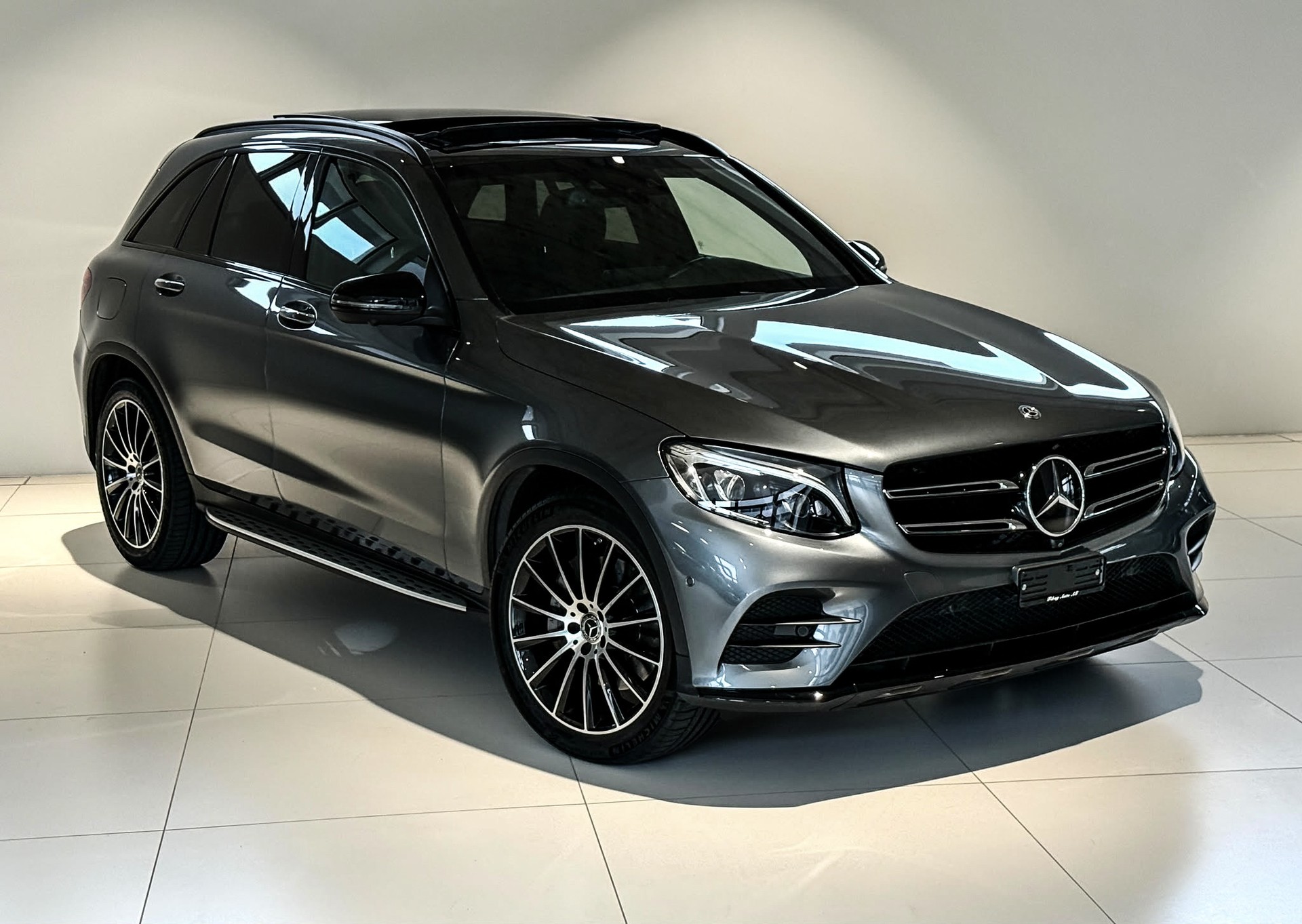 MERCEDES-BENZ GLC 250 d AMG Line 4Matic 9G-Tronic / CH-Fahrzeug / Panoramadach / Distanzregler / 360grd Kamera