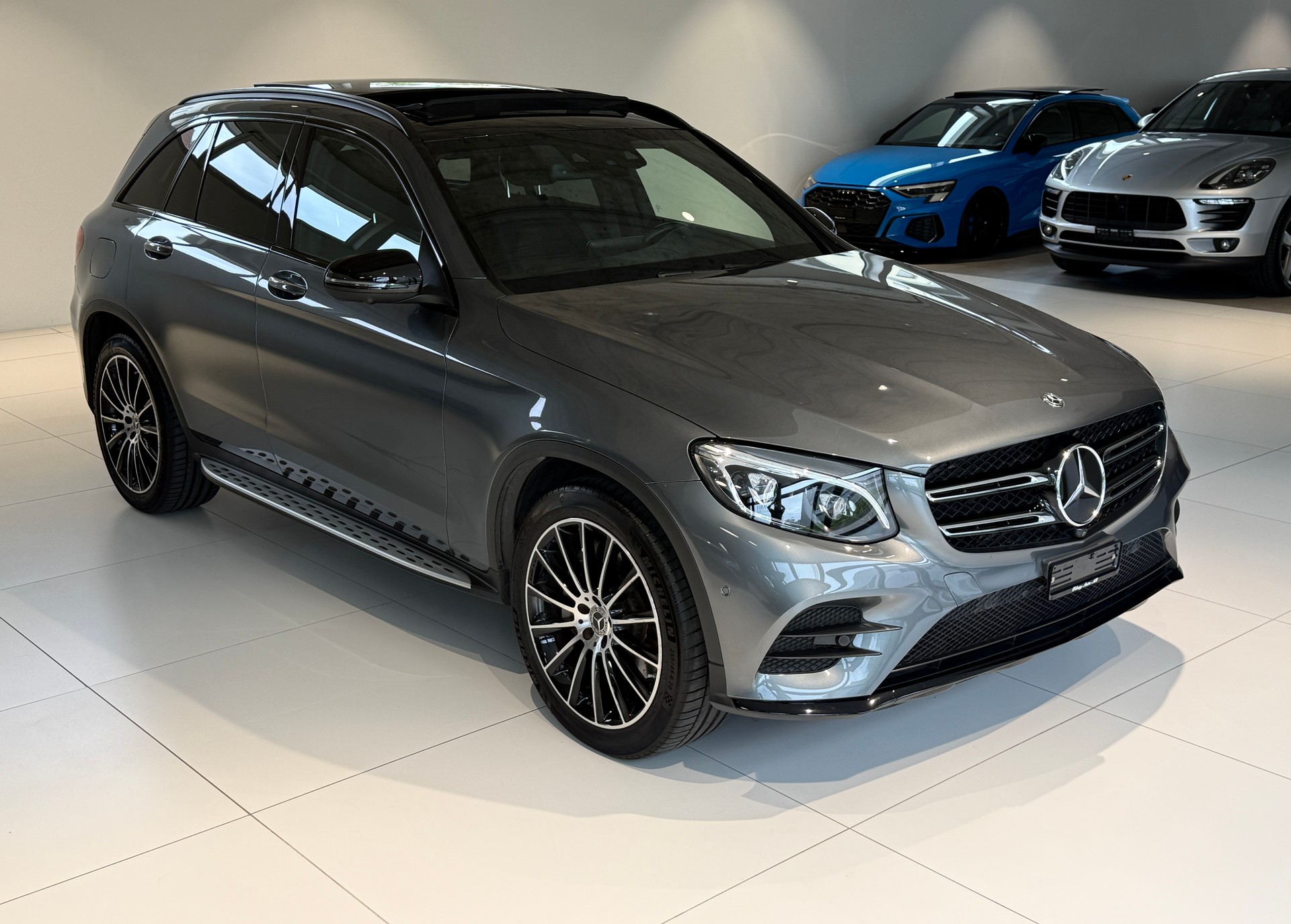 MERCEDES-BENZ GLC 250 d AMG Line 4Matic 9G-Tronic / CH-Fahrzeug / Panoramadach / Distanzregler / 360grd Kamera-image-29