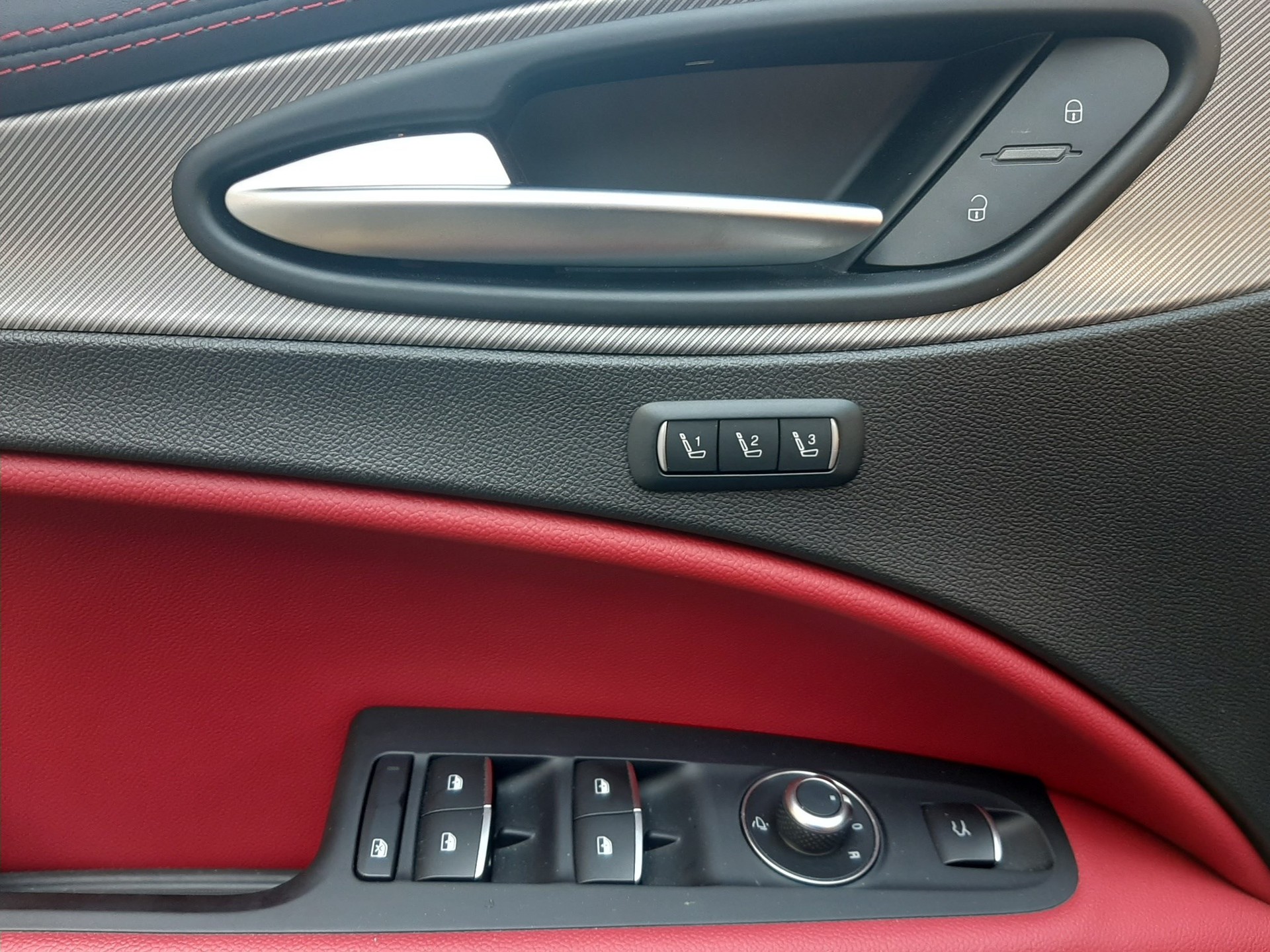 ALFA ROMEO Stelvio 2.2 JTDM Super Q4 Automatic-image-8