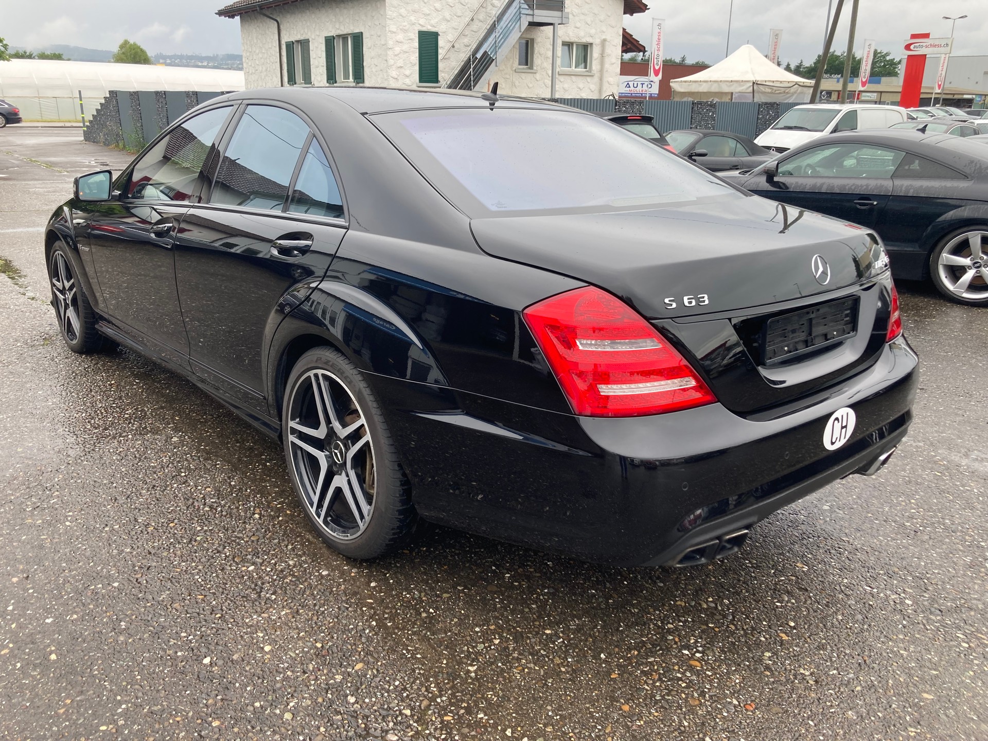 MERCEDES-BENZ S 63 AMG 7G-Tronic-showroom-element-3