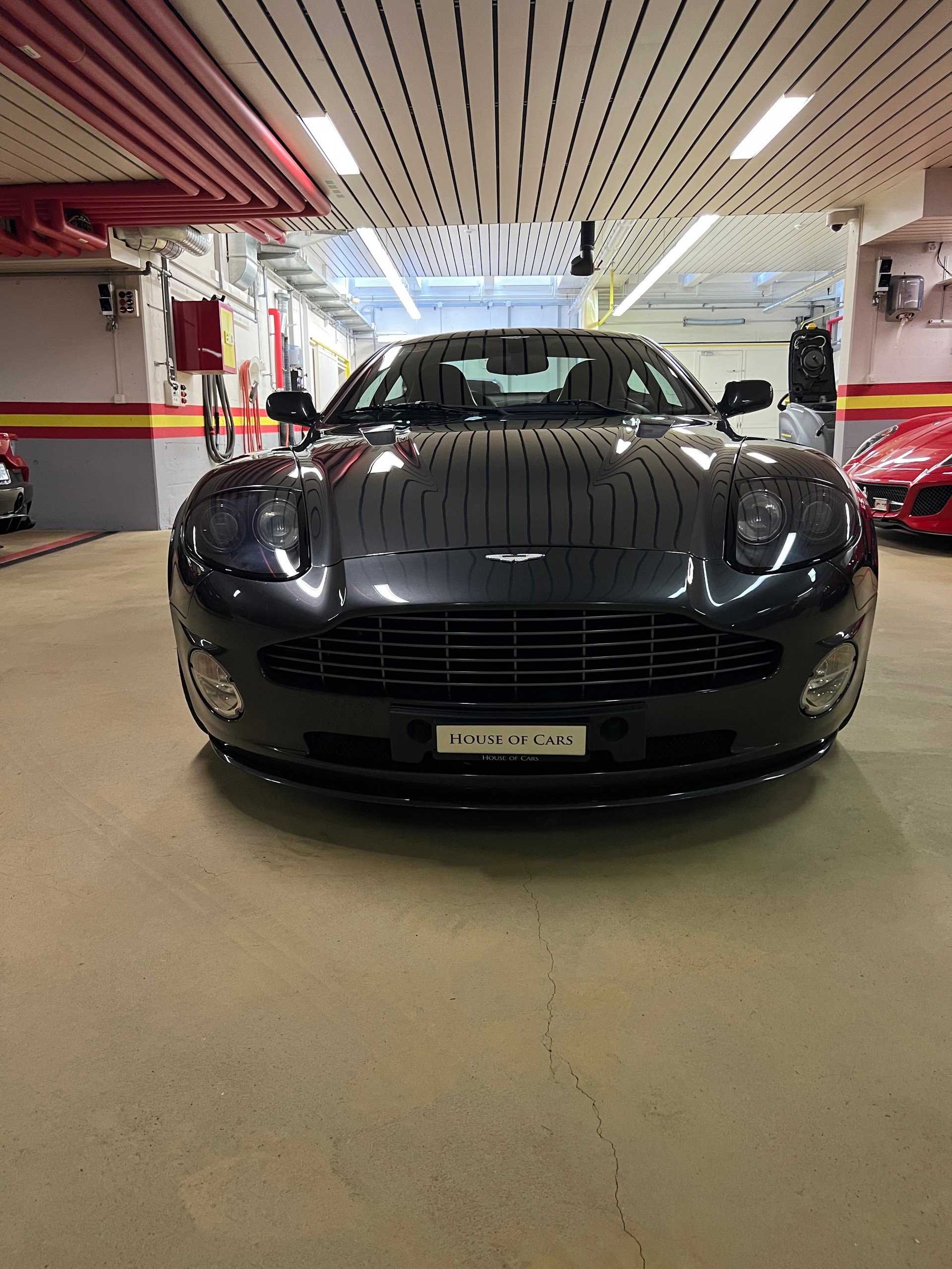 ASTON MARTIN Vanquish S V12, 2+2, Swiss Delivery-image-1