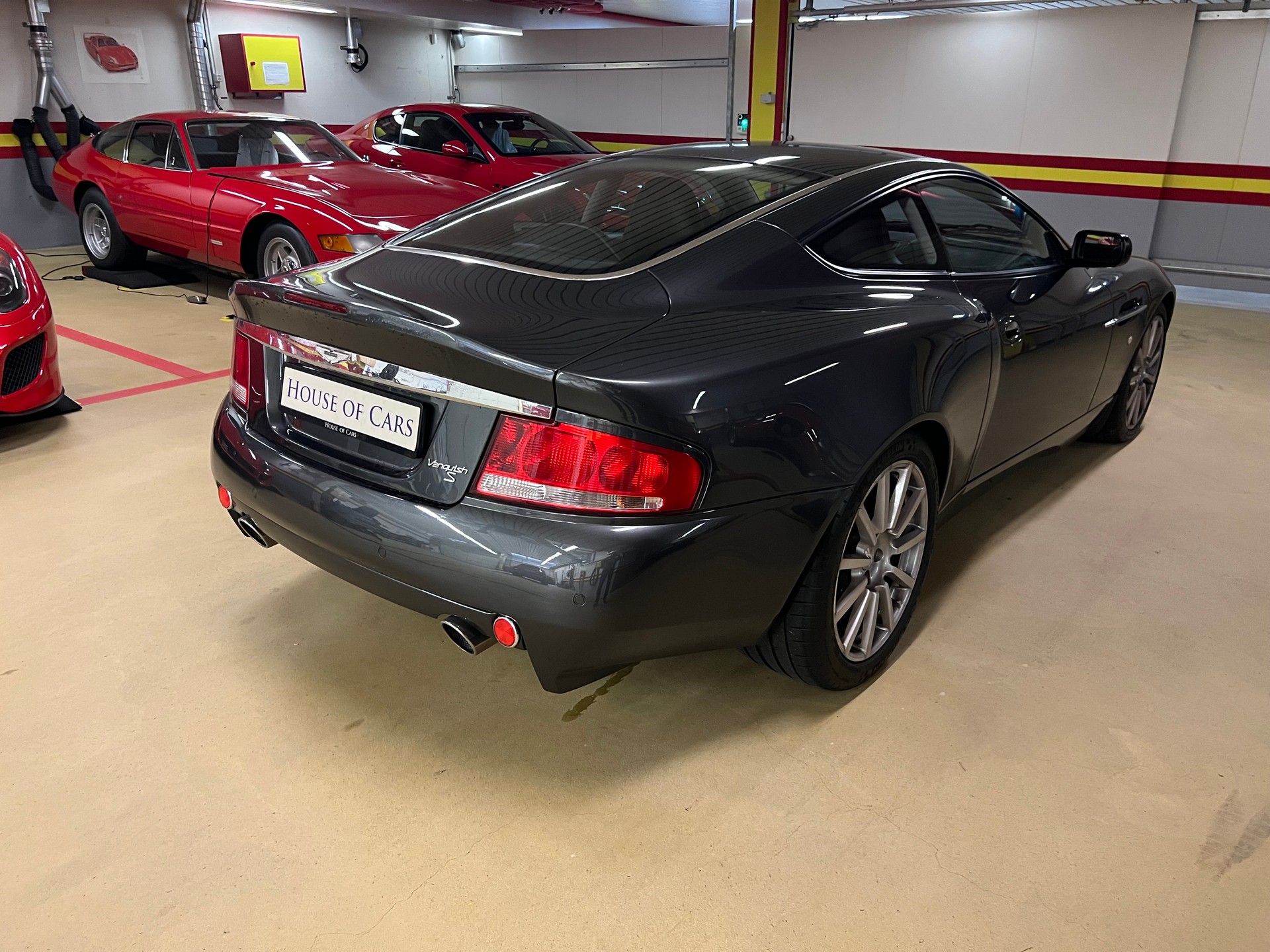 ASTON MARTIN Vanquish S V12, 2+2, Swiss Delivery-image-4