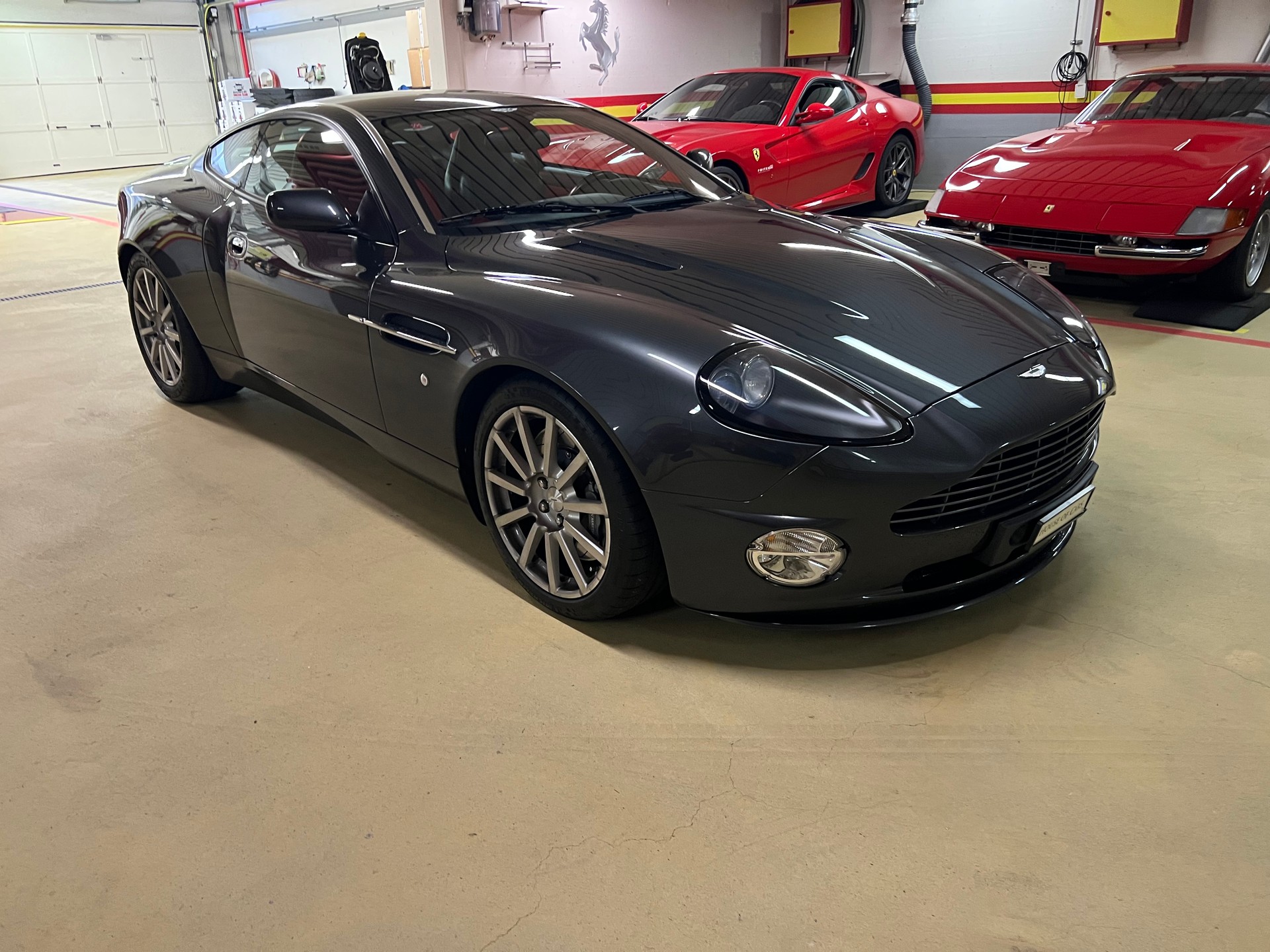 ASTON MARTIN Vanquish S V12, 2+2, Swiss Delivery