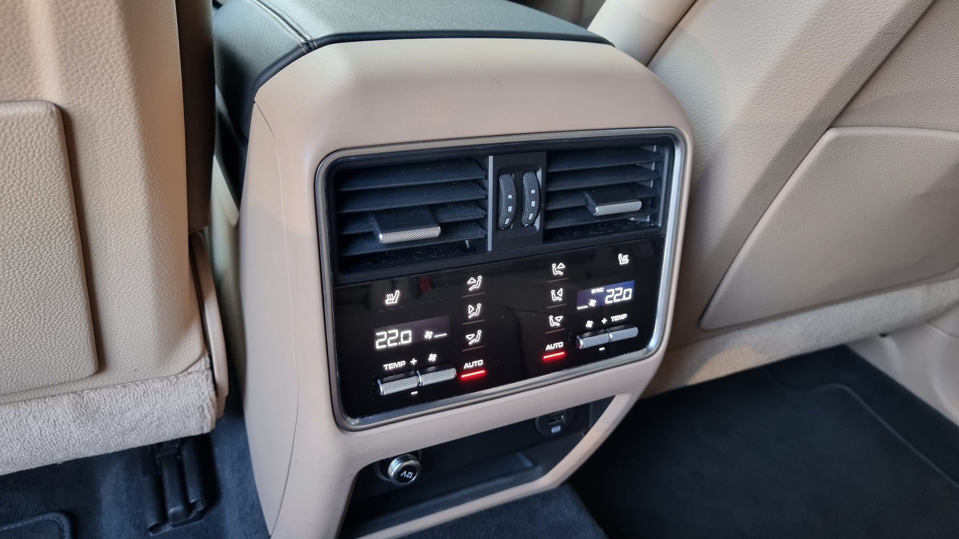 PORSCHE Cayenne S-image-12