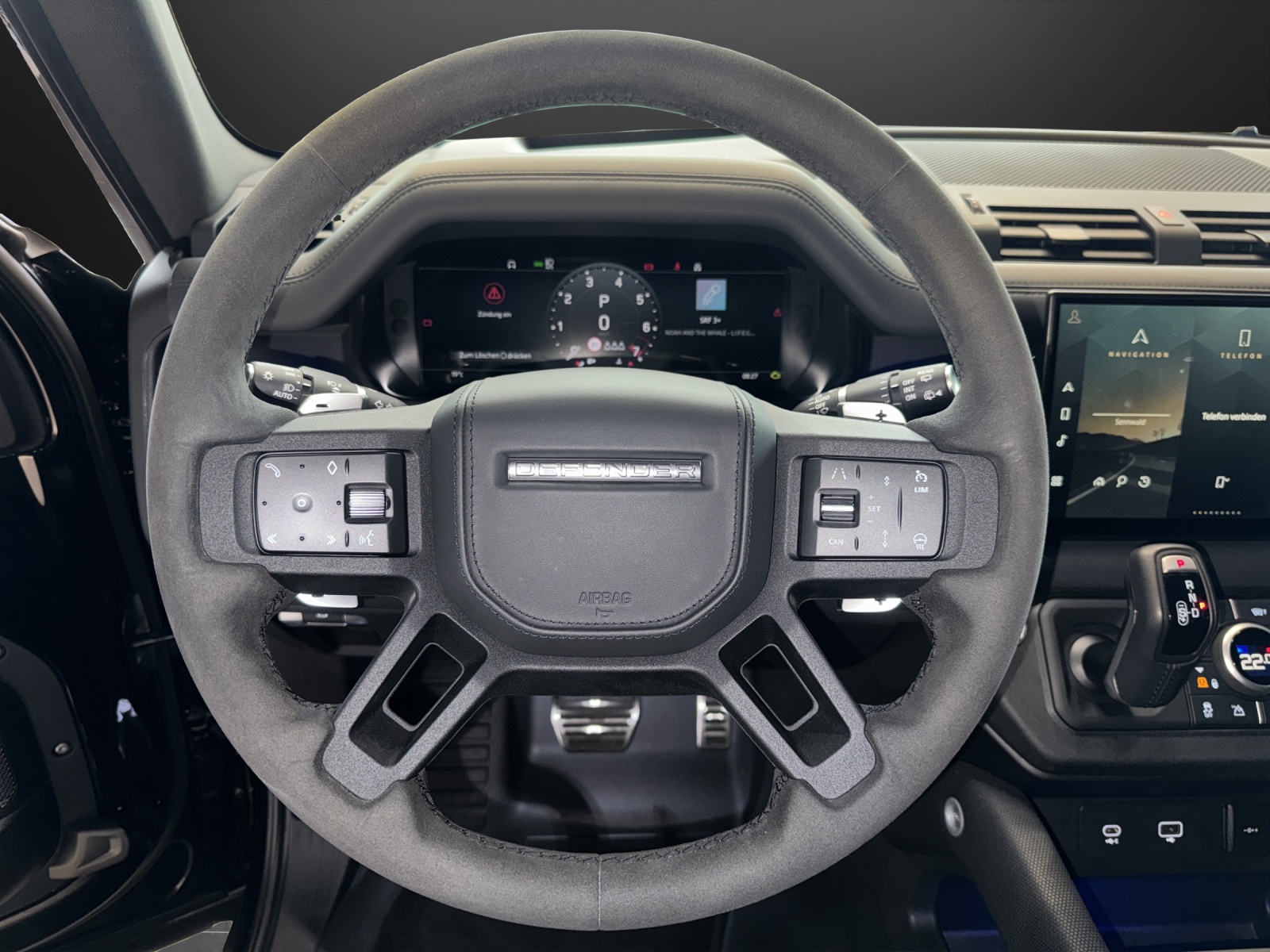 LAND ROVER Defender 110 525 V8 5.0 AT8-image-10