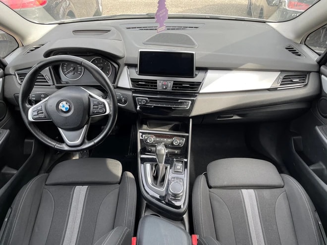 BMW 218d xDrive Gran Tourer Sport Line Steptronic-image-10