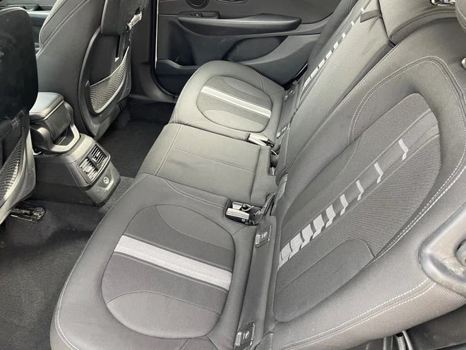 BMW 218d xDrive Gran Tourer Sport Line Steptronic-image-11