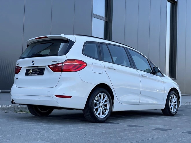 BMW 218d xDrive Gran Tourer Sport Line Steptronic-image-5