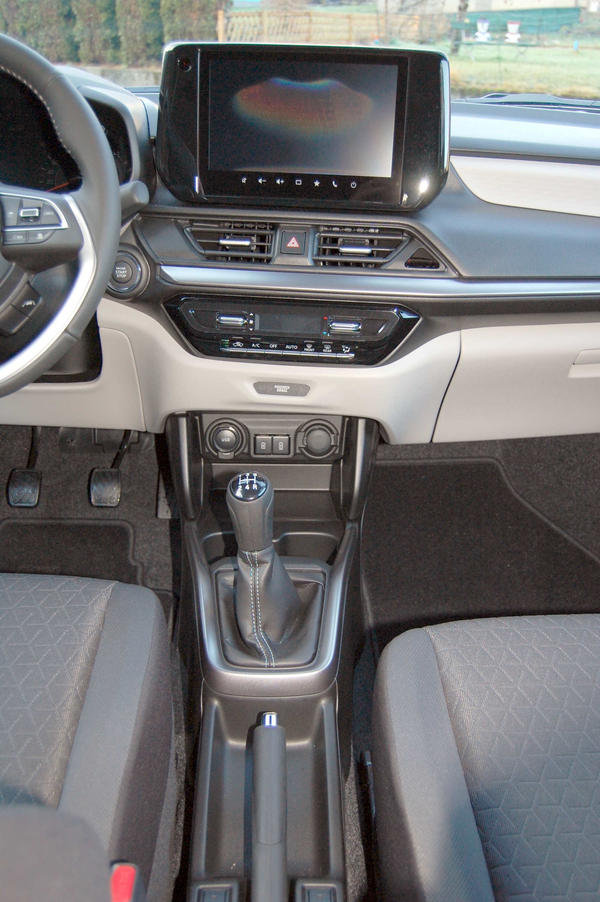 SUZUKI Swift 1.2 Compact Top Hybrid 4x4-image-10
