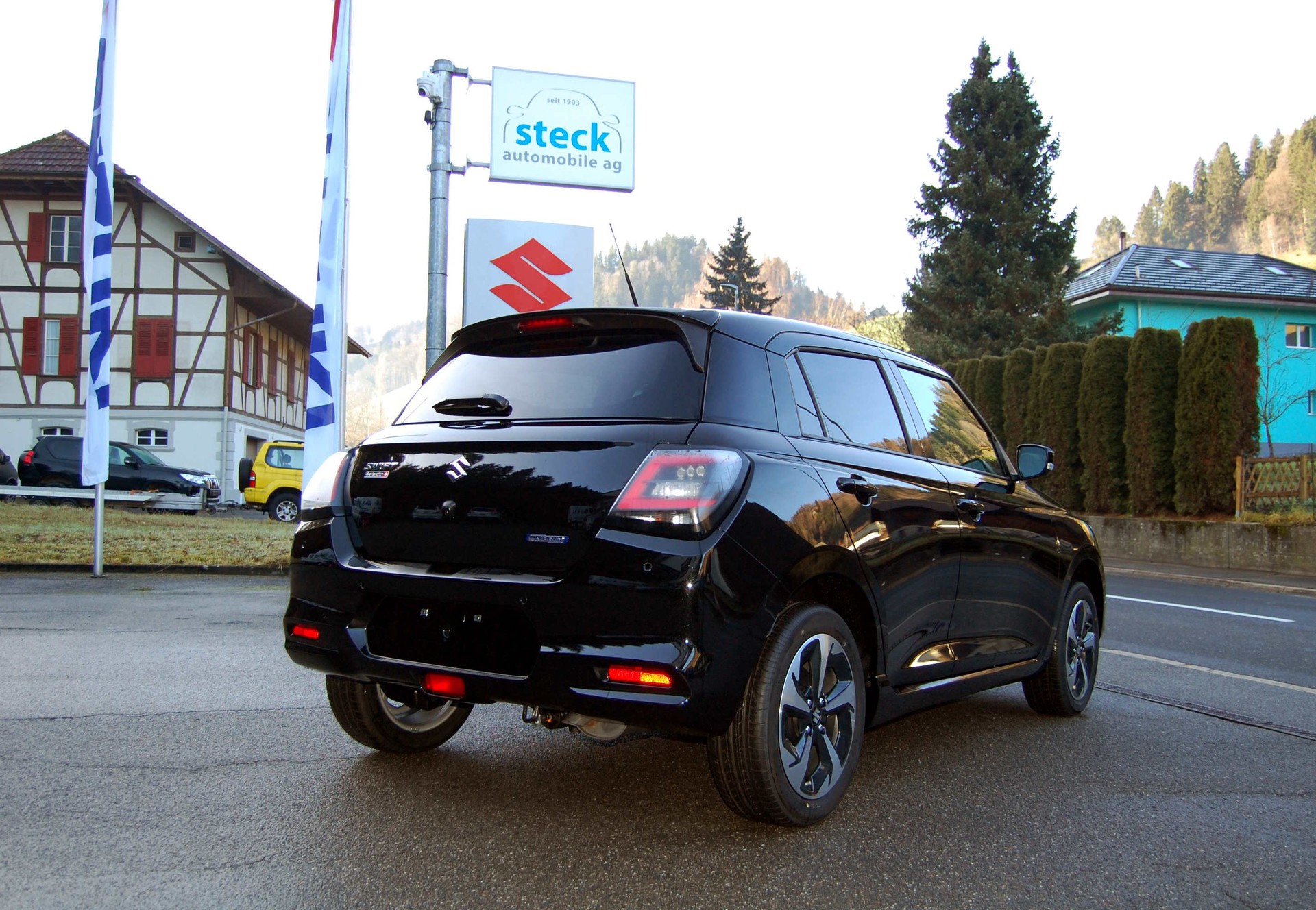 SUZUKI Swift 1.2 Compact Top Hybrid 4x4-image-4