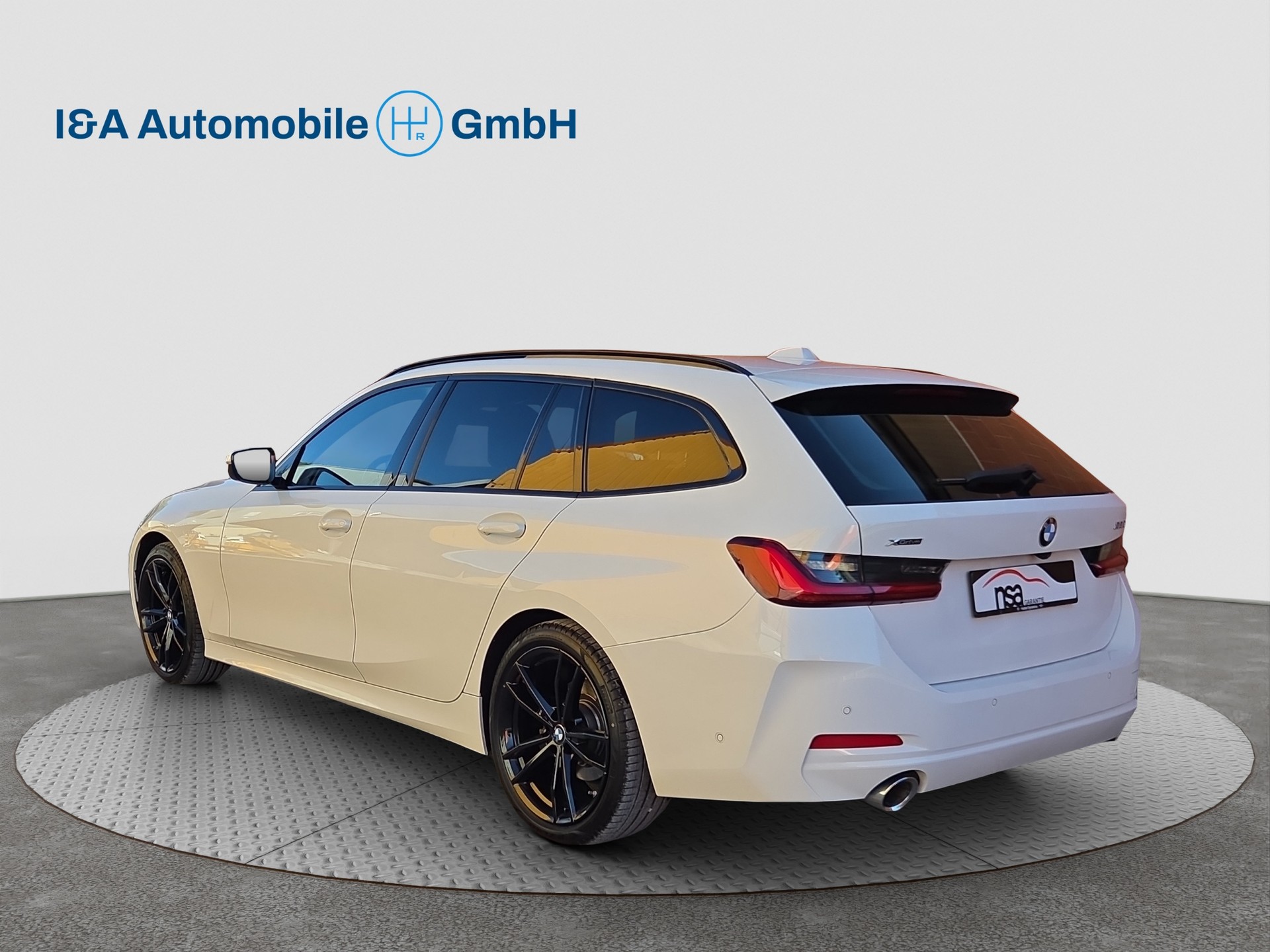 BMW 320d xDrive 48V Touring Steptronic-image-6