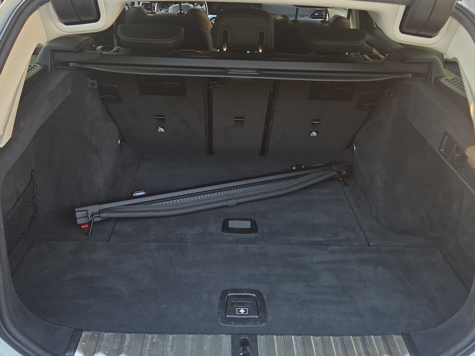 BMW 320d xDrive 48V Touring Steptronic-image-11
