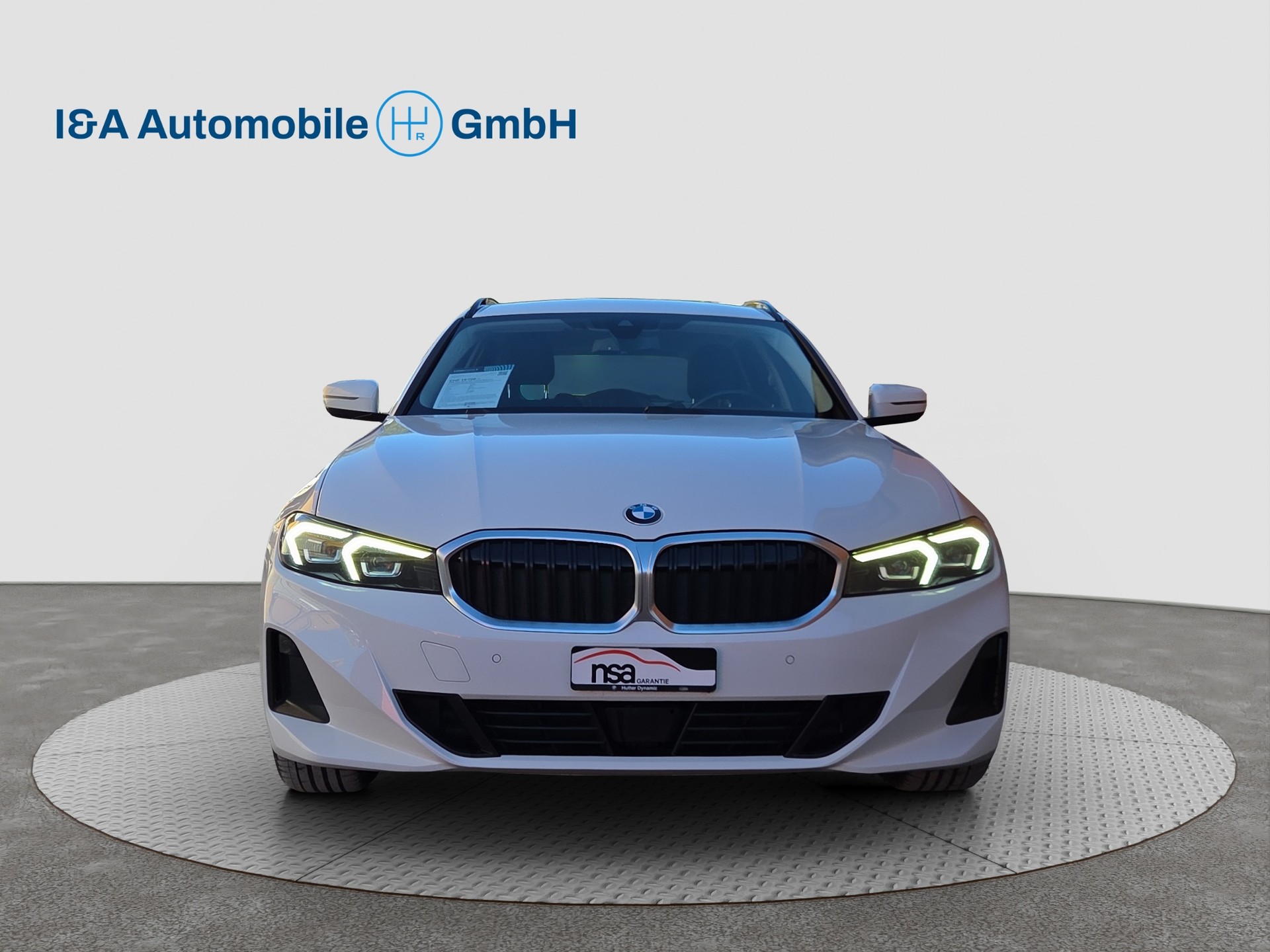 BMW 320d xDrive 48V Touring Steptronic-image-1