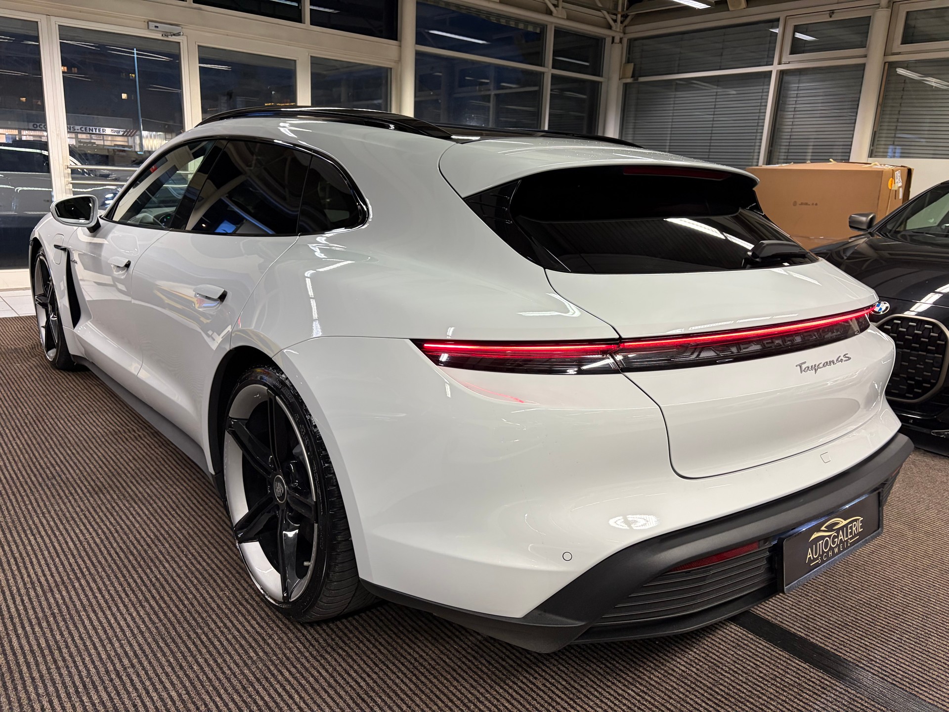 PORSCHE Taycan 4S Sport Turismo | Performance Plus 93.4 kWh | Panorama | Sport-Chrono | Memory |-image-11