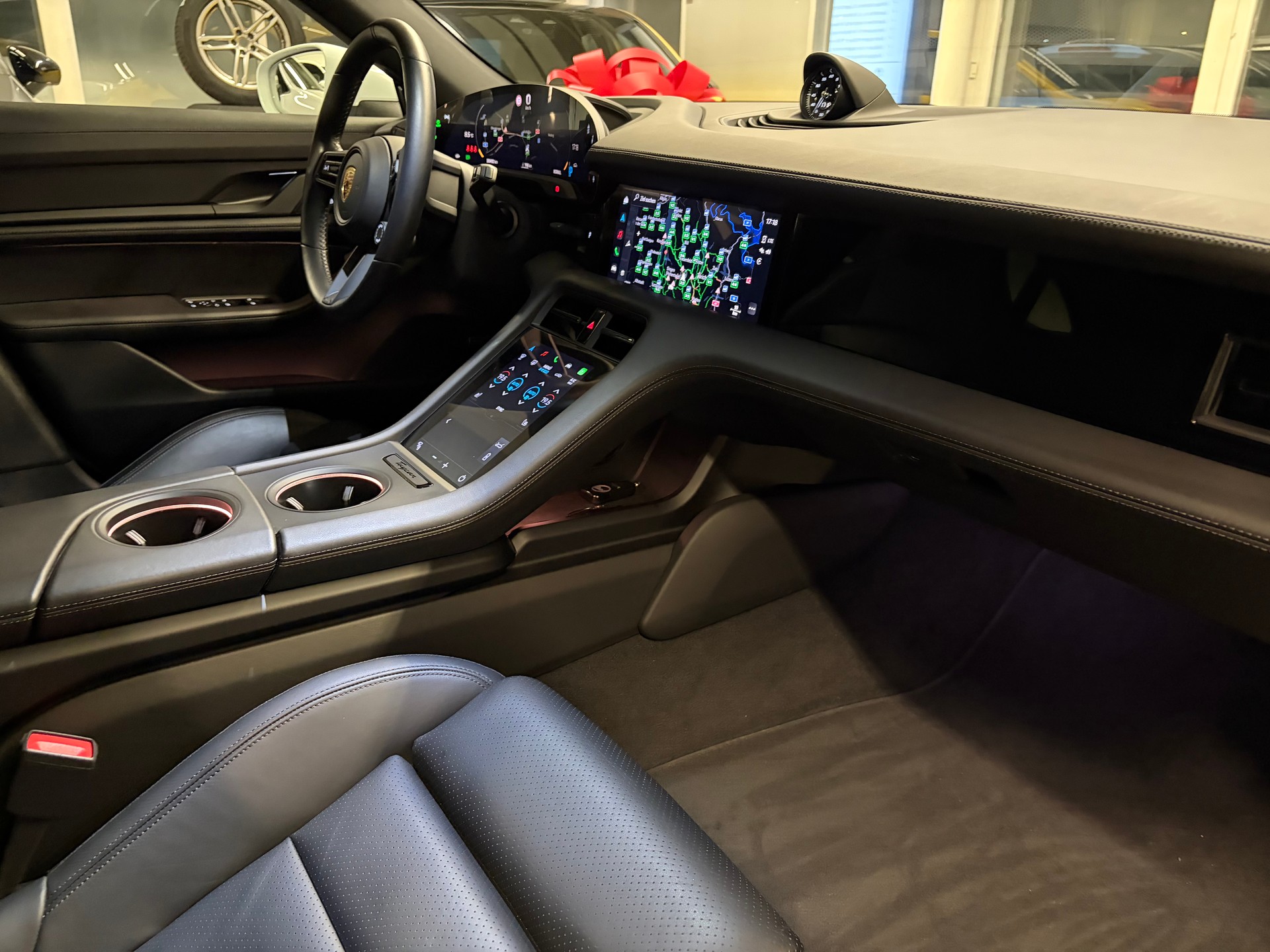 PORSCHE Taycan 4S Sport Turismo | Performance Plus 93.4 kWh | Panorama | Sport-Chrono | Memory |-image-29
