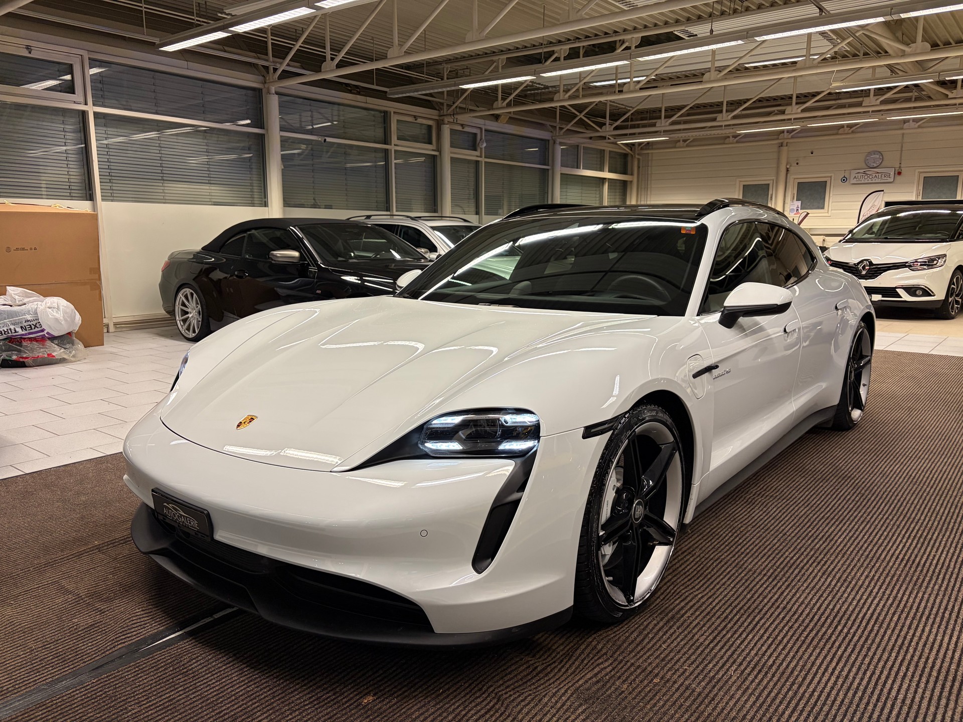 PORSCHE Taycan 4S Sport Turismo | Performance Plus 93.4 kWh | Panorama | Sport-Chrono | Memory |-image-7