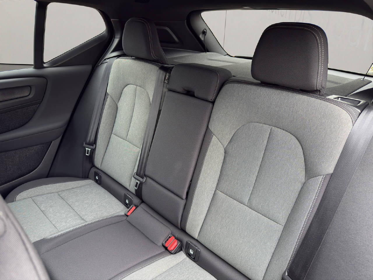 VOLVO XC40 2.0 B3 MH Core .-image-11