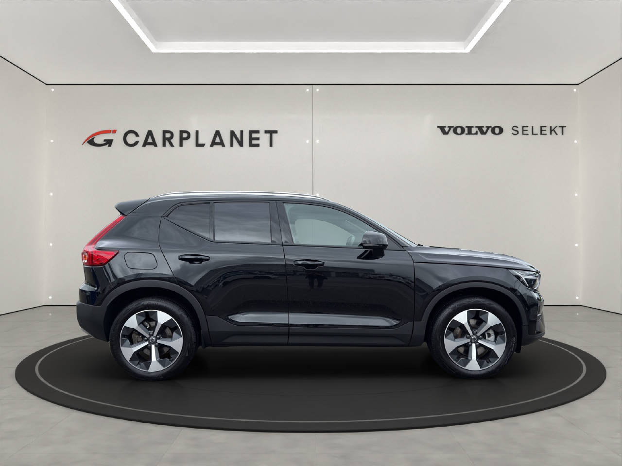 VOLVO XC40 2.0 B3 MH Core .-showroom-element-1