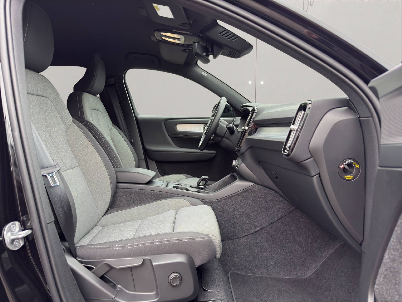 VOLVO XC40 2.0 B3 MH Core .-image-10