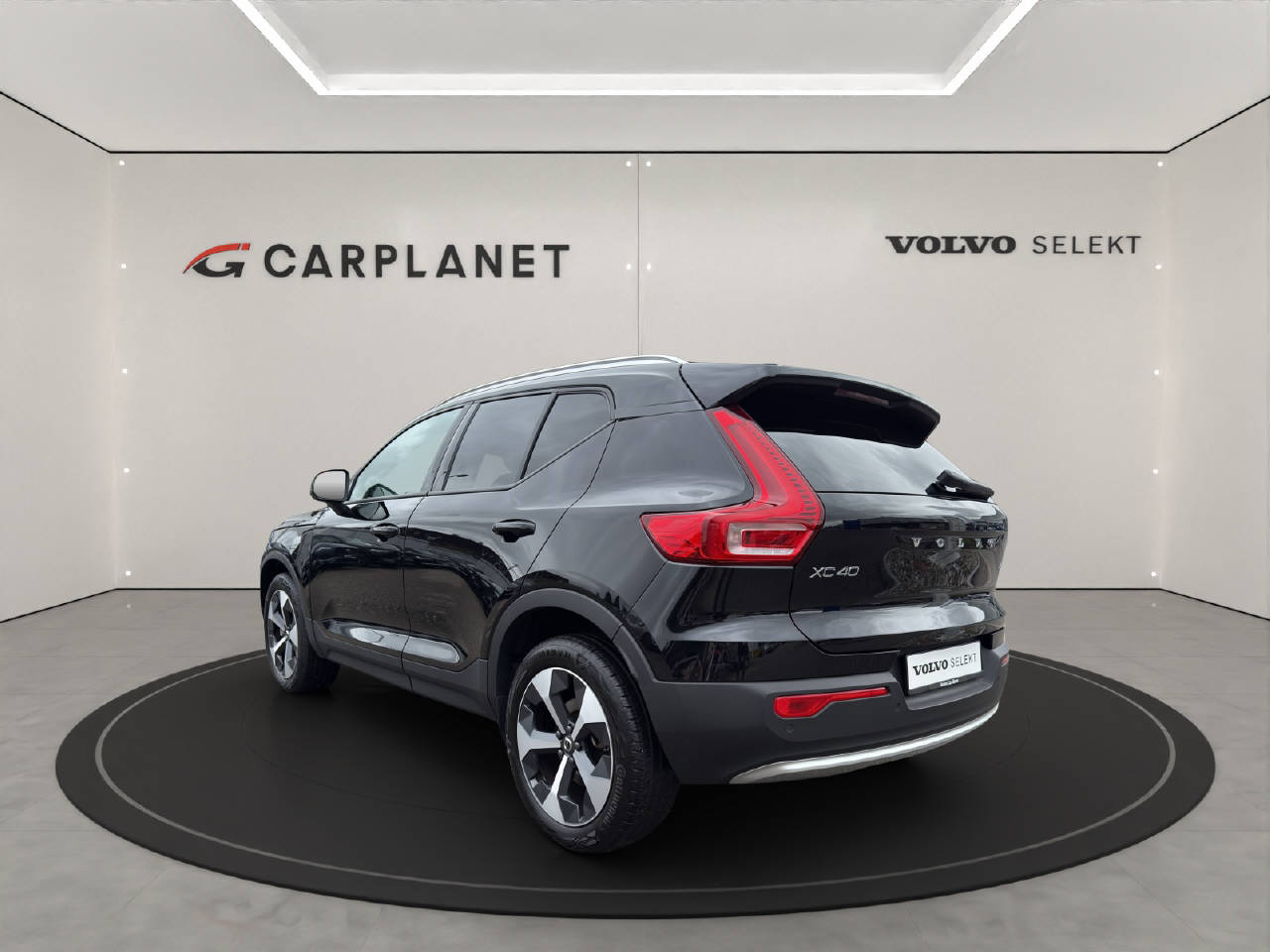 VOLVO XC40 2.0 B3 MH Core .-showroom-element-3