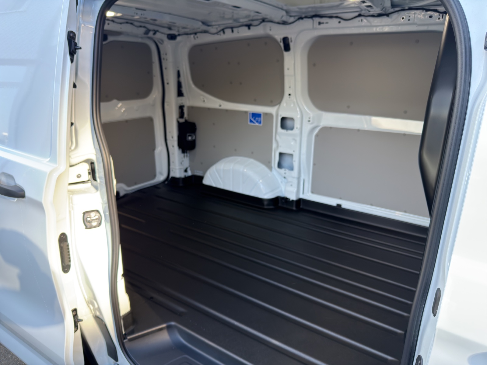 FORD Transit C Van 320 L1 2.0 EcoBlue 136 Trend-image-14