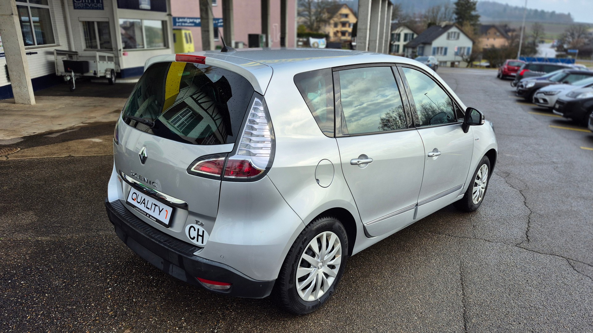 RENAULT Scénic 1.2 16V Turbo Swiss Edition-image-2