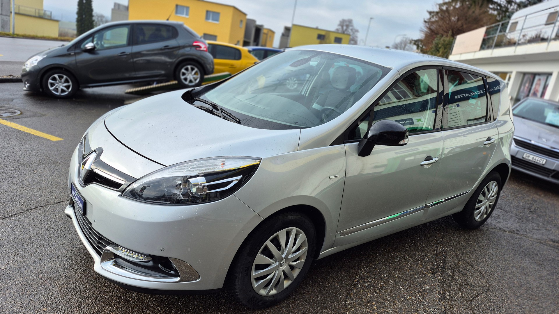 RENAULT Scénic 1.2 16V Turbo Swiss Edition-image-8