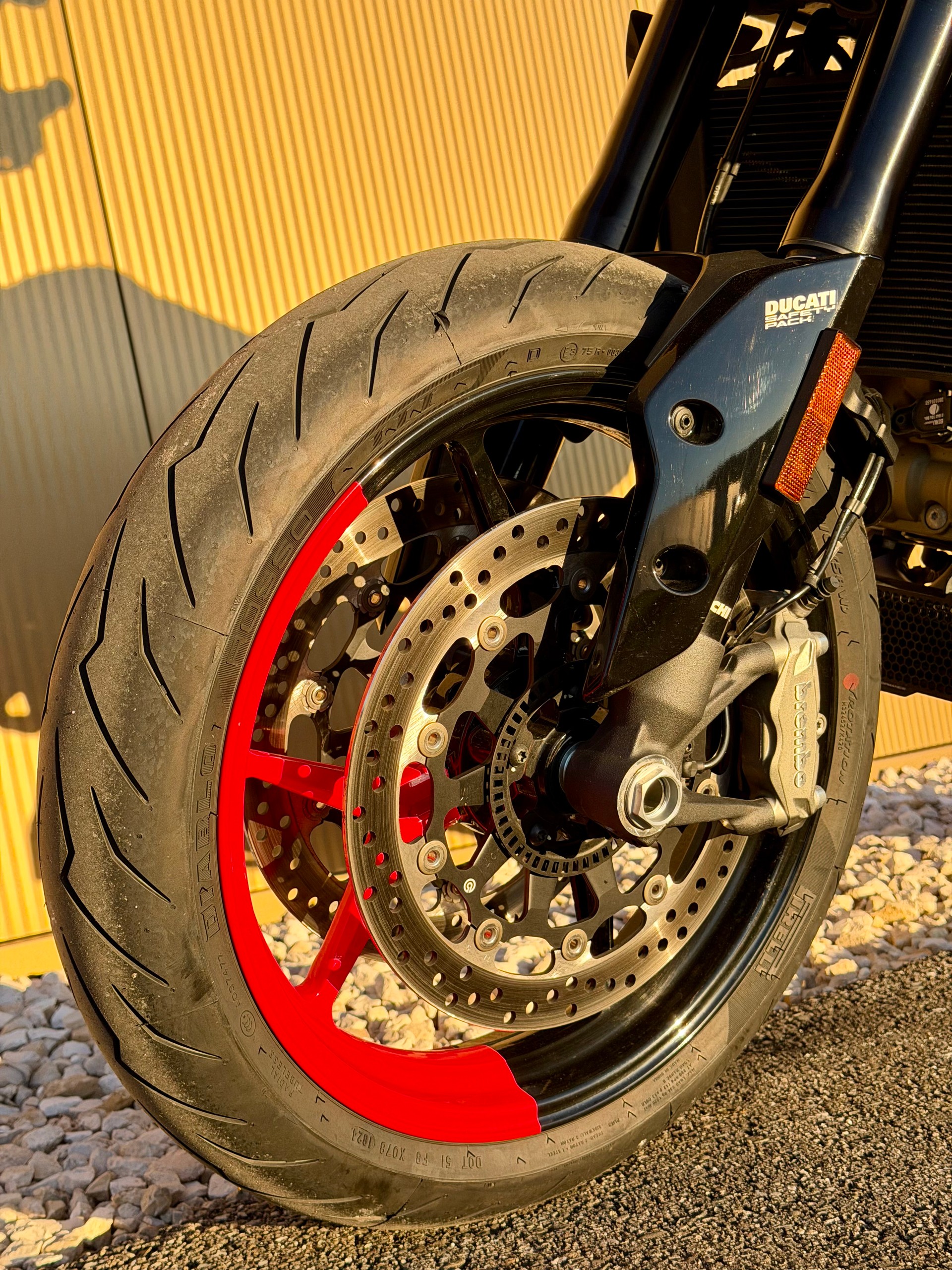 DUCATI Hypermotard 950 RVE (35kW)-image-8